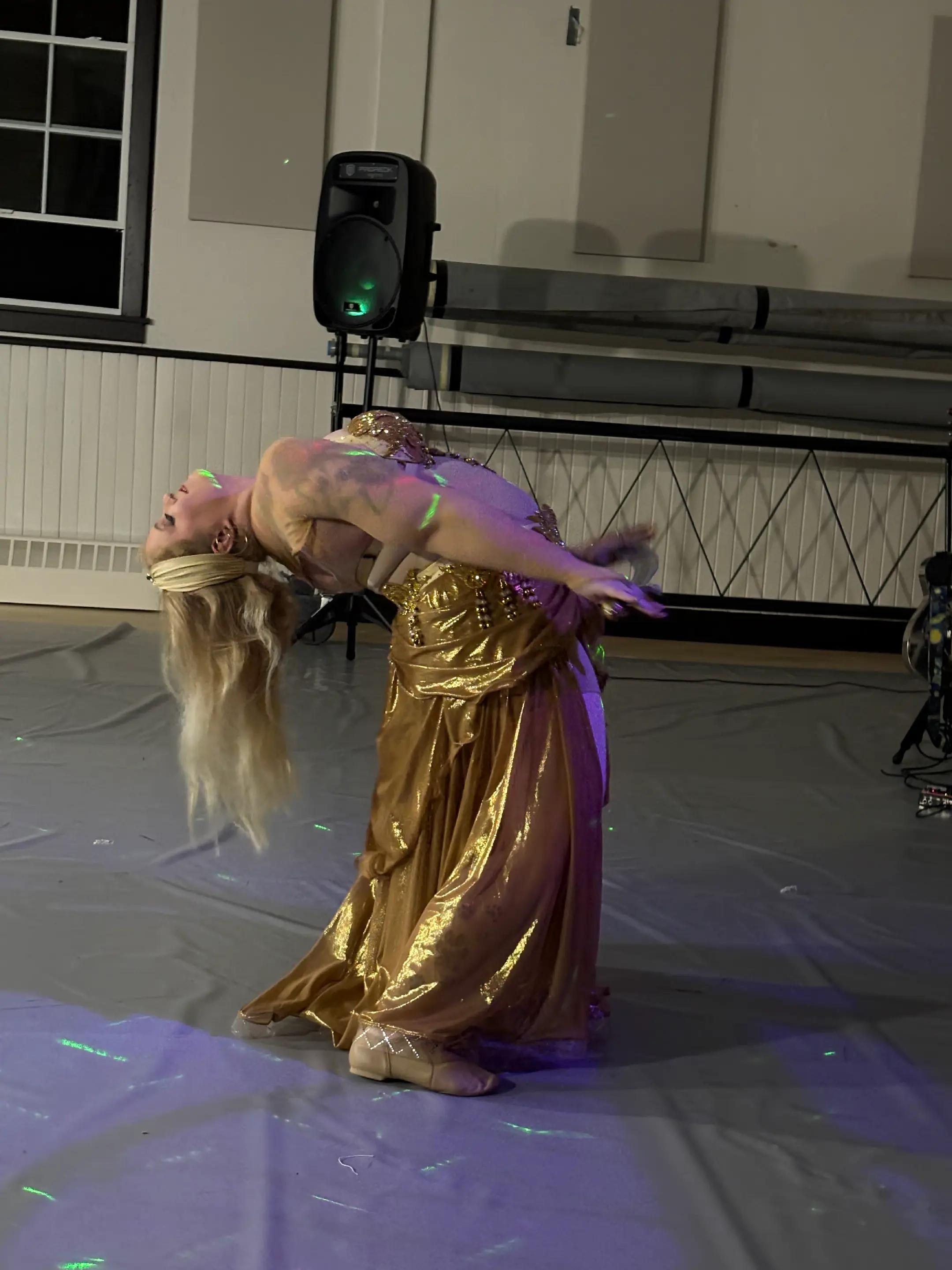 @Adara Din Belly Dancer