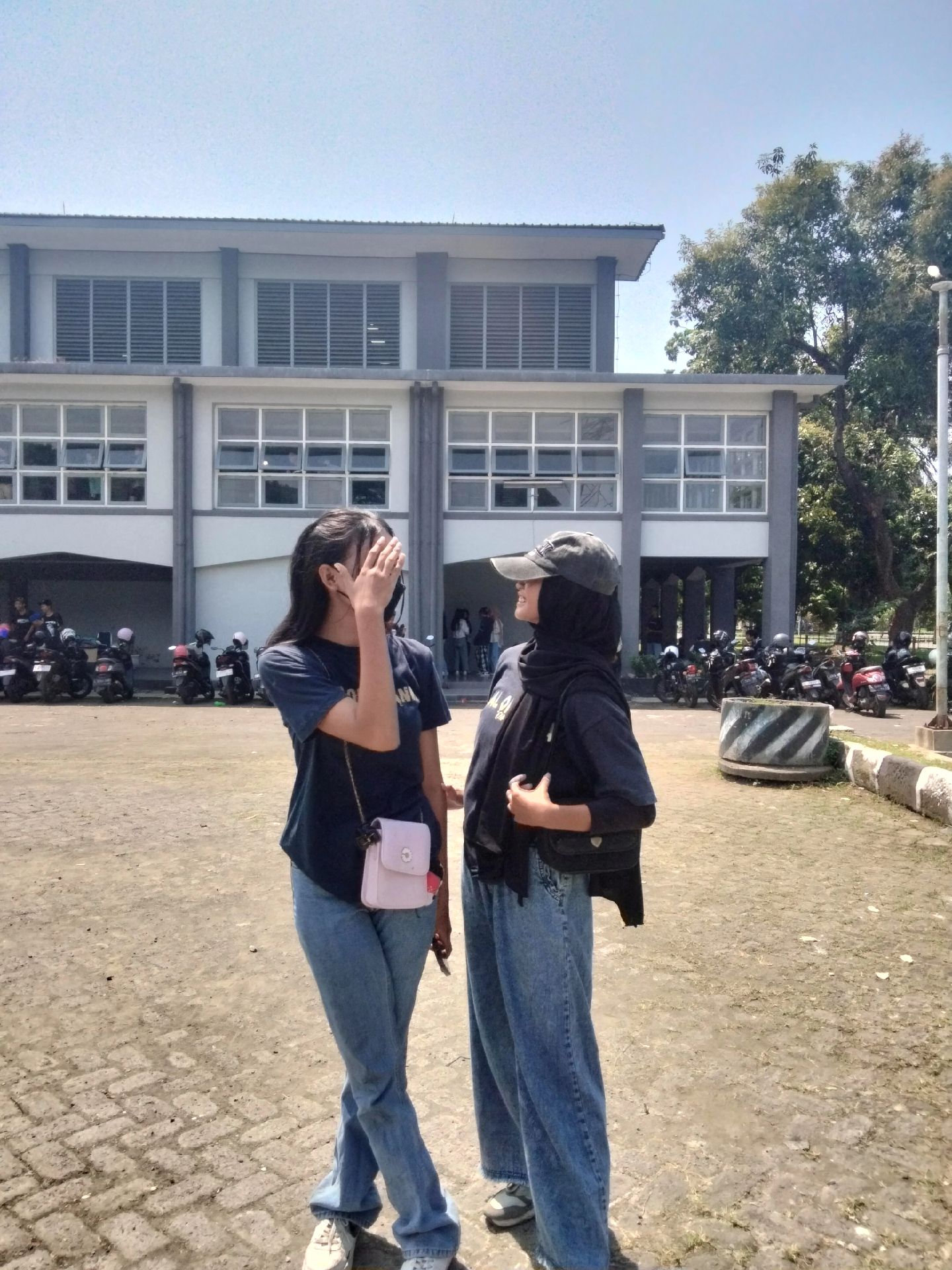 @dila