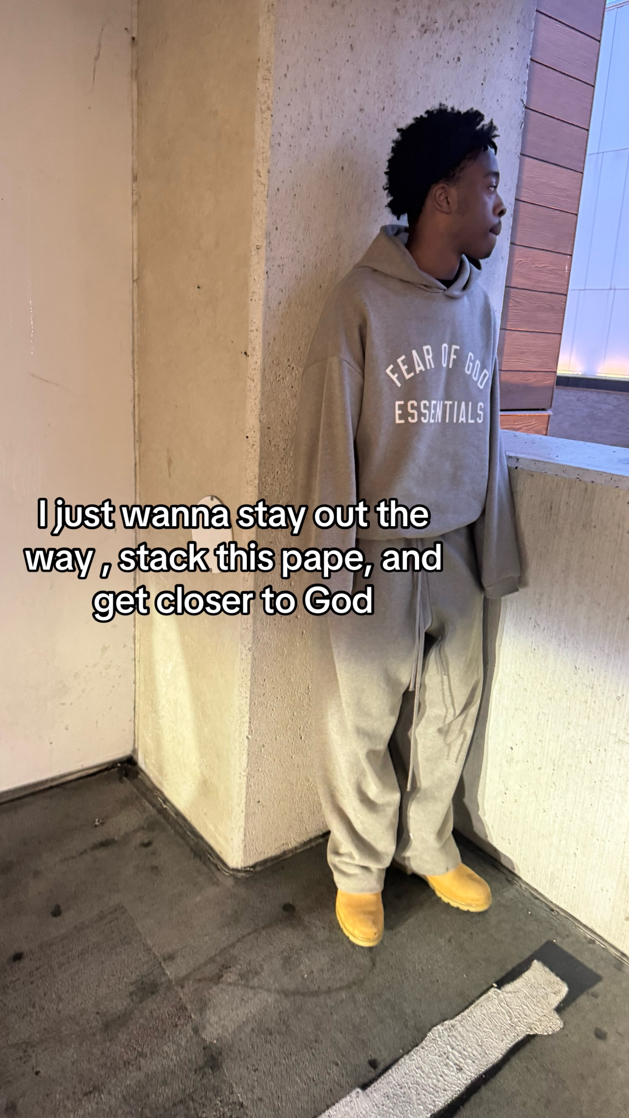 @🧑🏾&zwj;🦯&zwj;➡️🐶