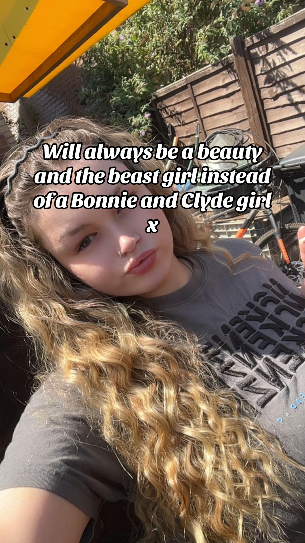 @𝒜𝓈𝒽𝓁𝑒𝒾𝑔𝒽 𝓌𝒶𝓉𝓉𝓈