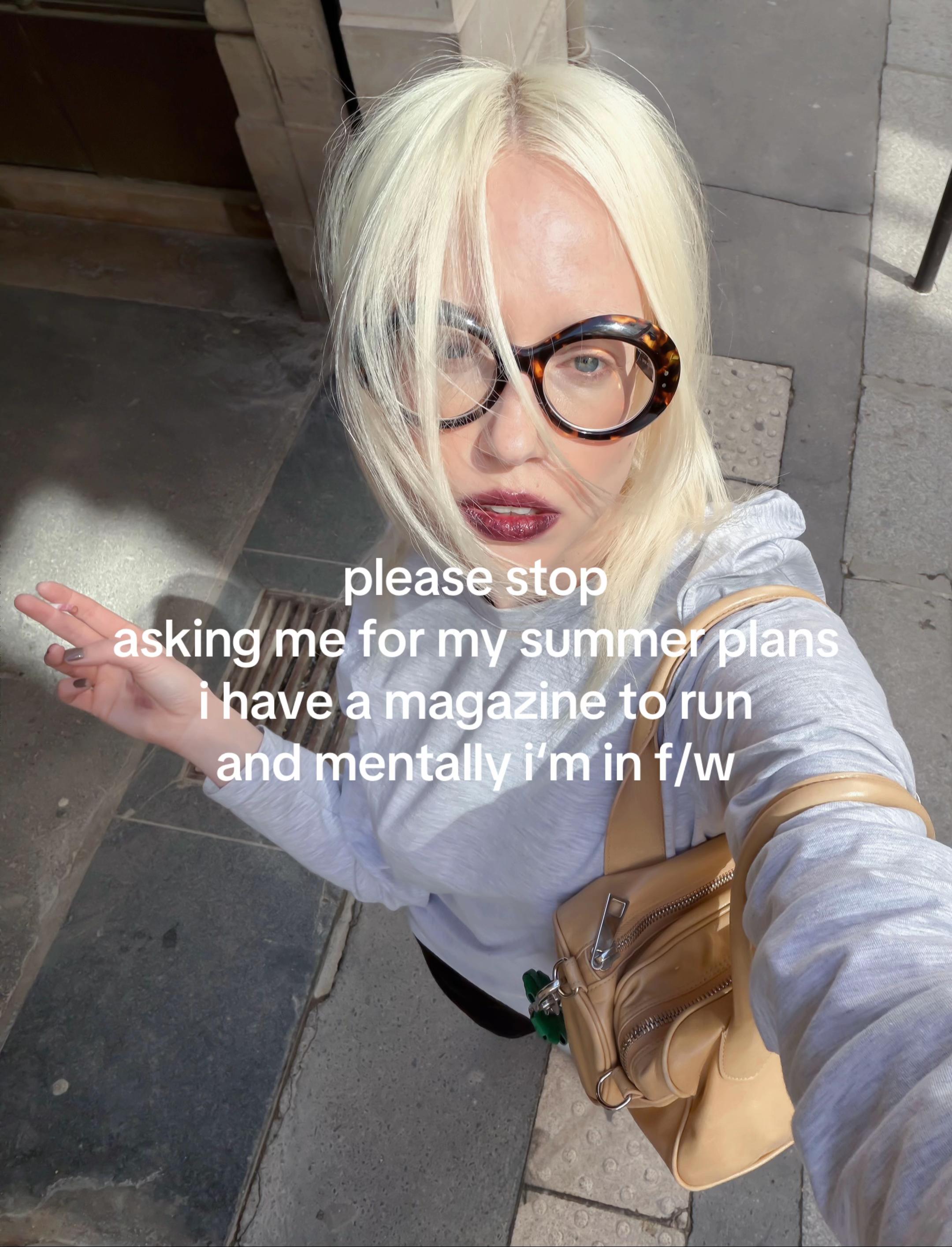 @laravioletta_