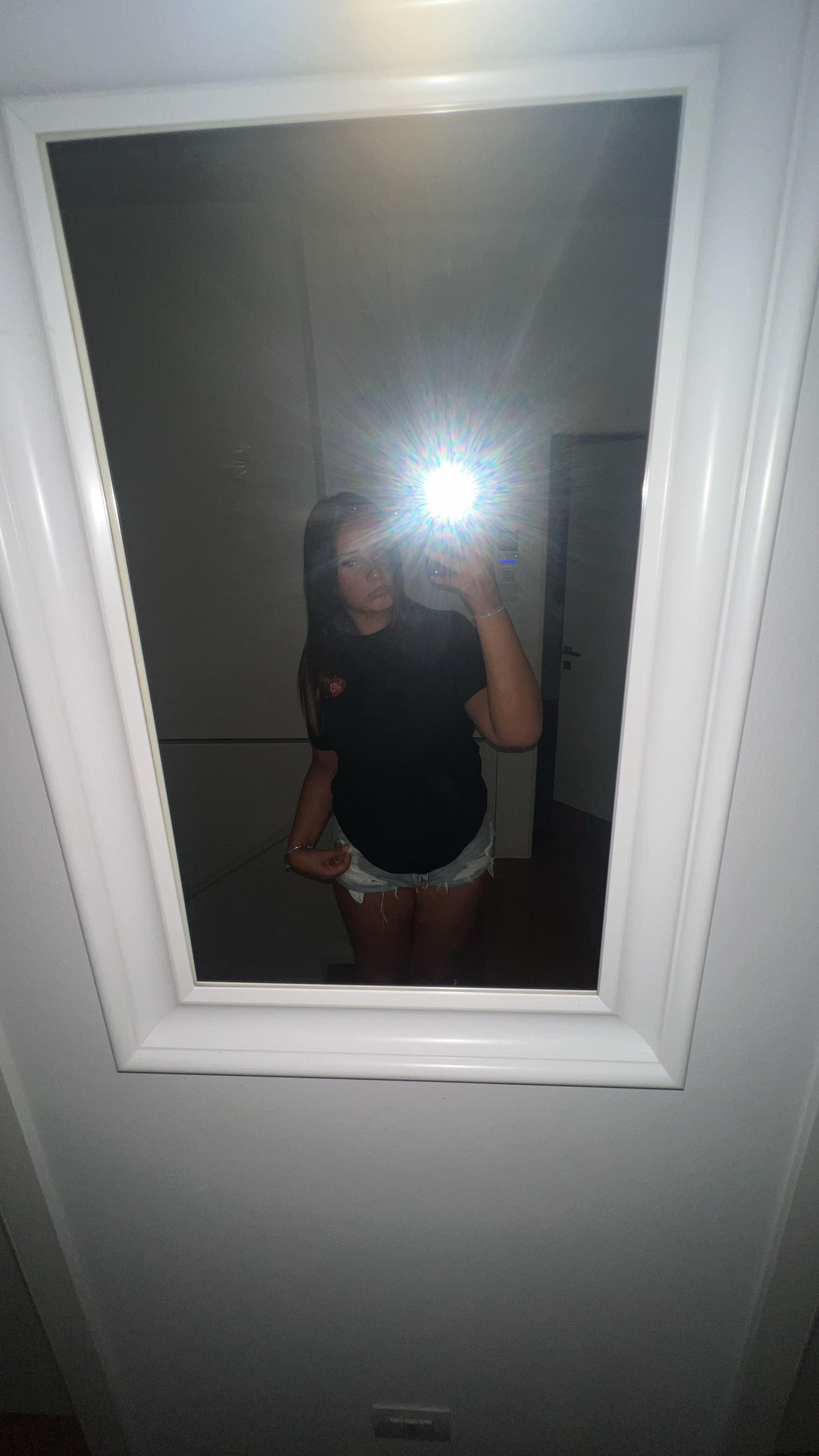 @Cami_013