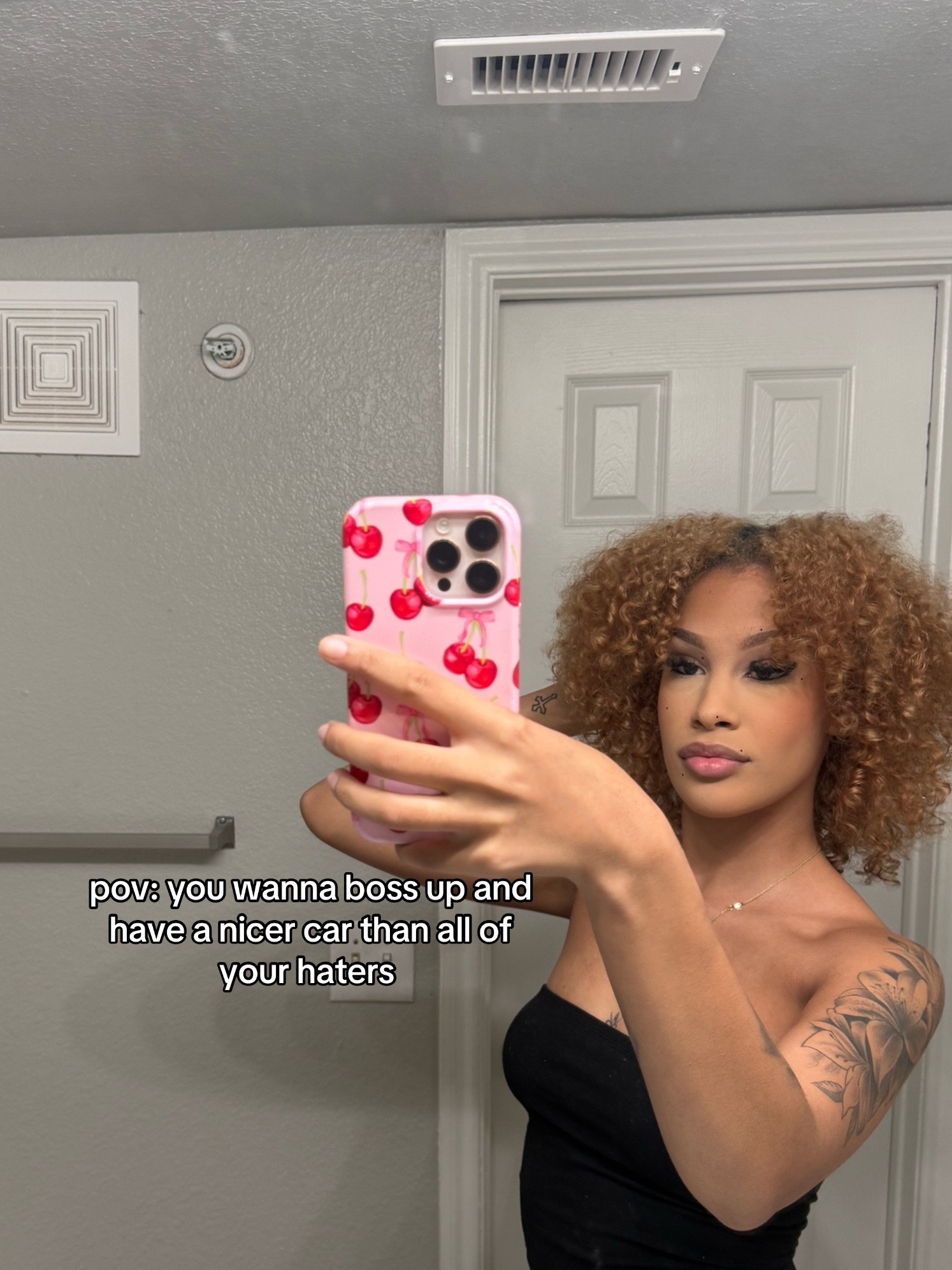 @niaakarrington