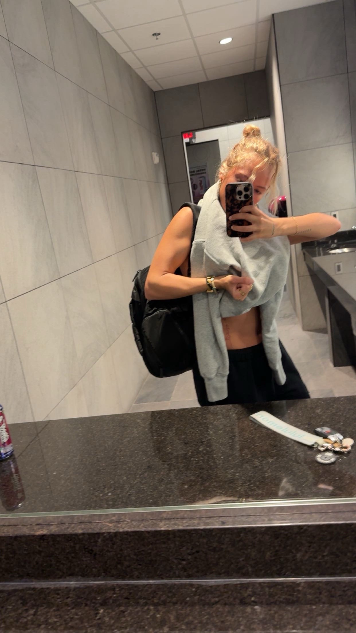 @Ella🦋