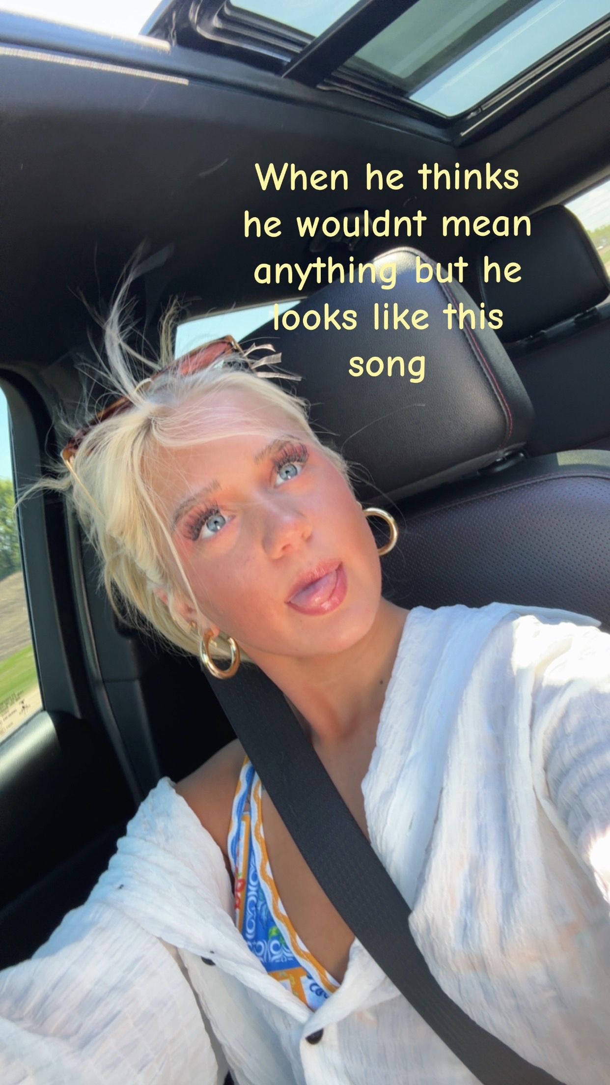 @T R I N I T Y  L Y N N