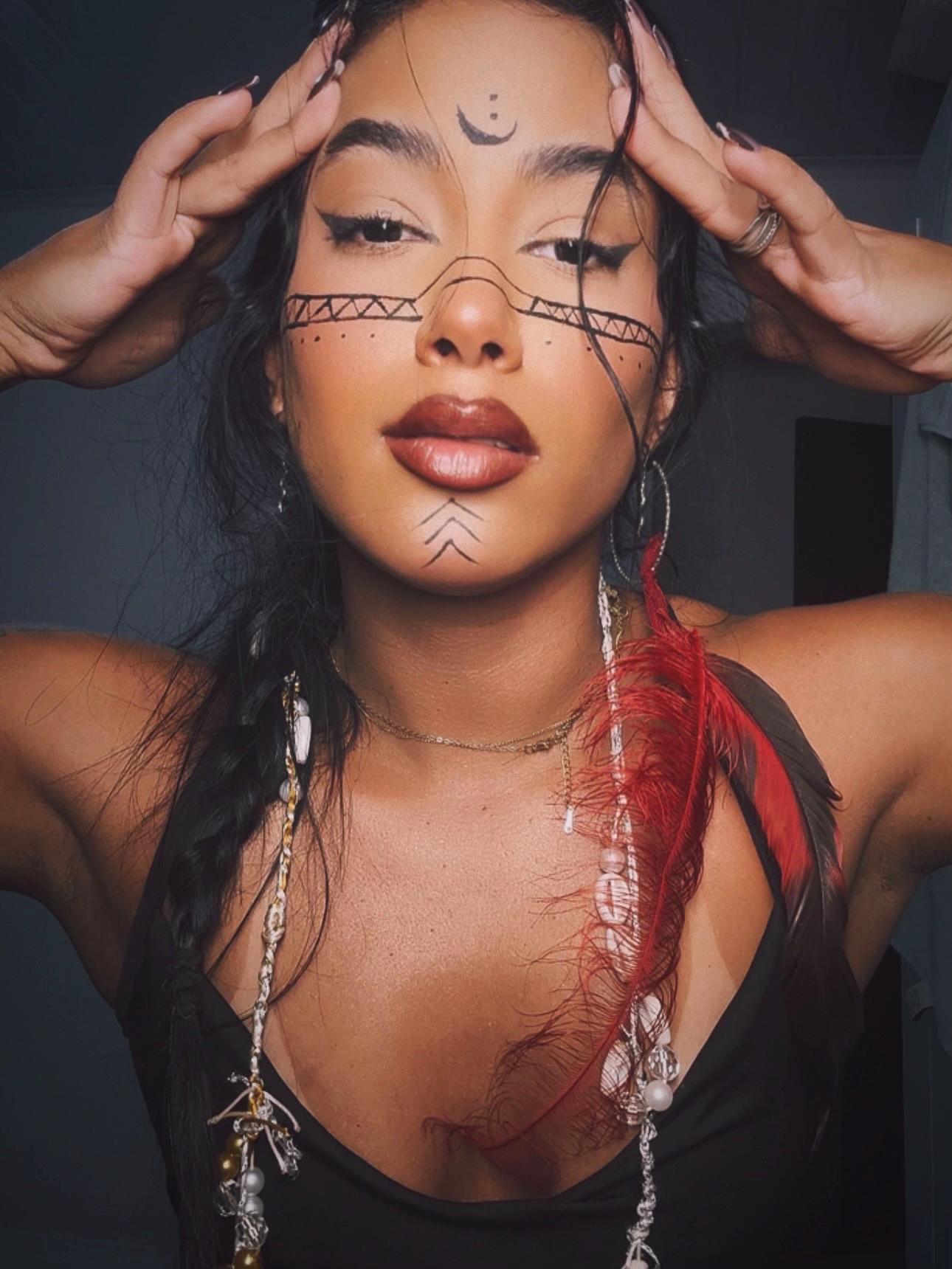 @indiacaroline