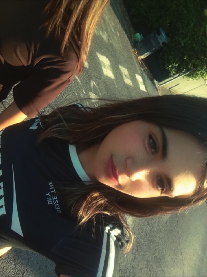 @𝐴𝑚𝑦_𝐸𝑚𝑢𝑐𝑐𝑖𝑎010