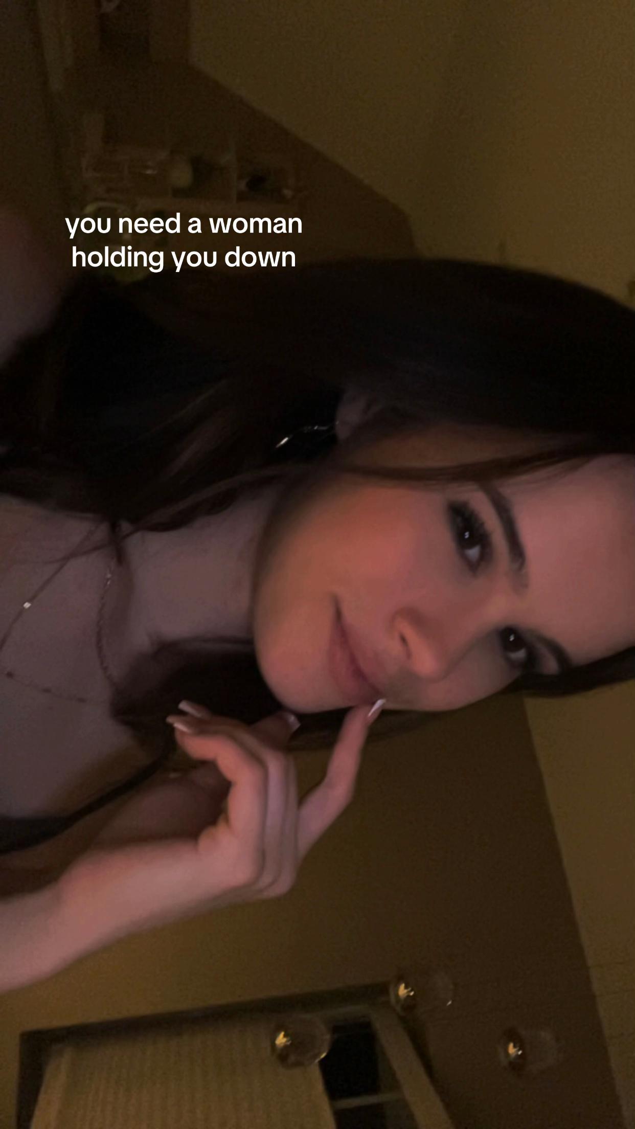 @Emma ᥫ᭡