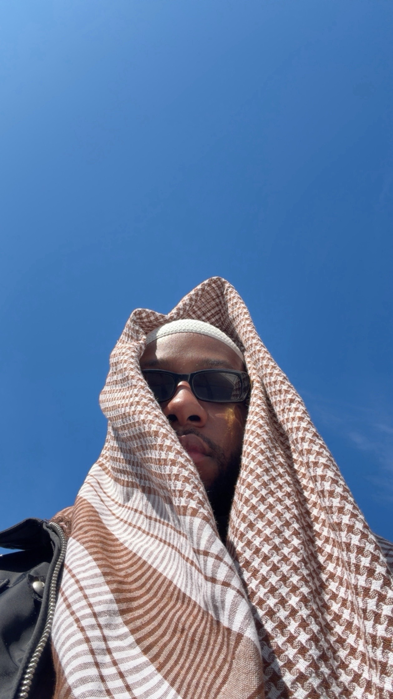 @8BoyForeign