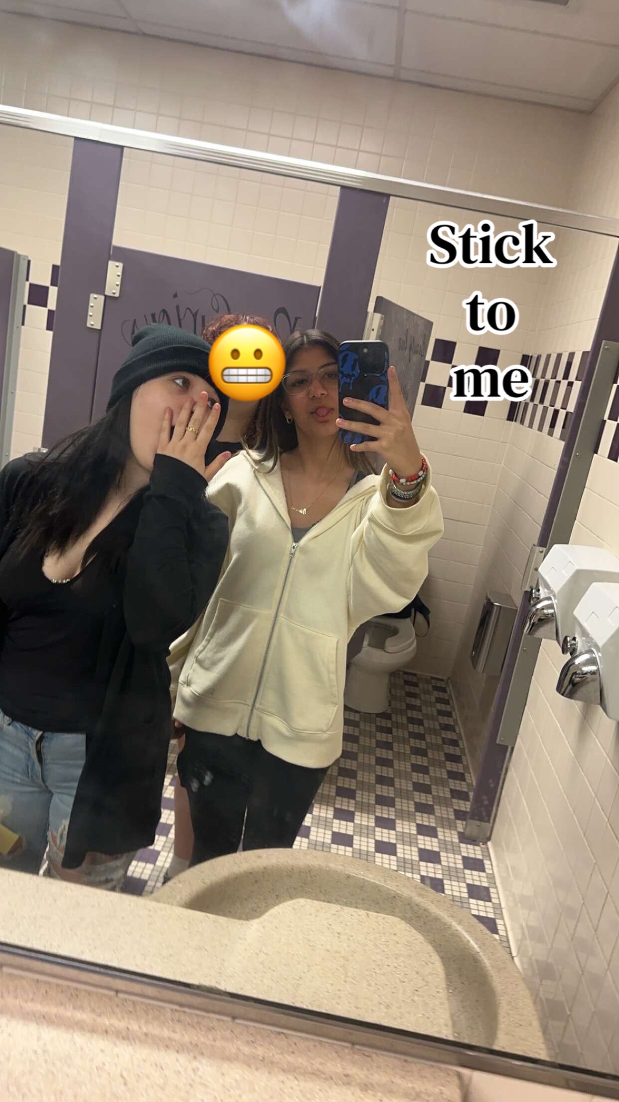@🧛🏻&zwj;♀️𐕣 𝒜𝓃𝓃𝒶 𐕣🦇