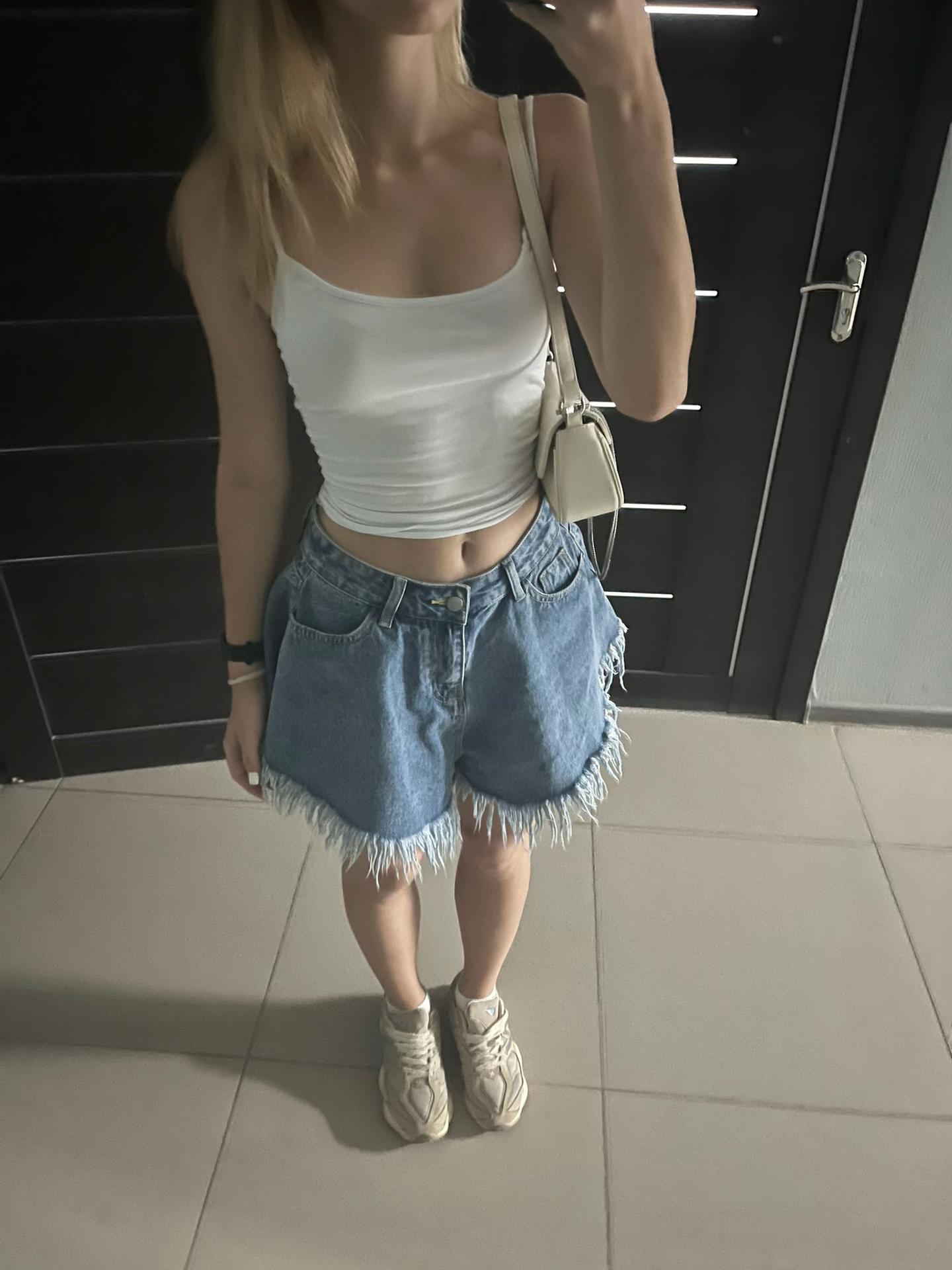 @vikkyyy