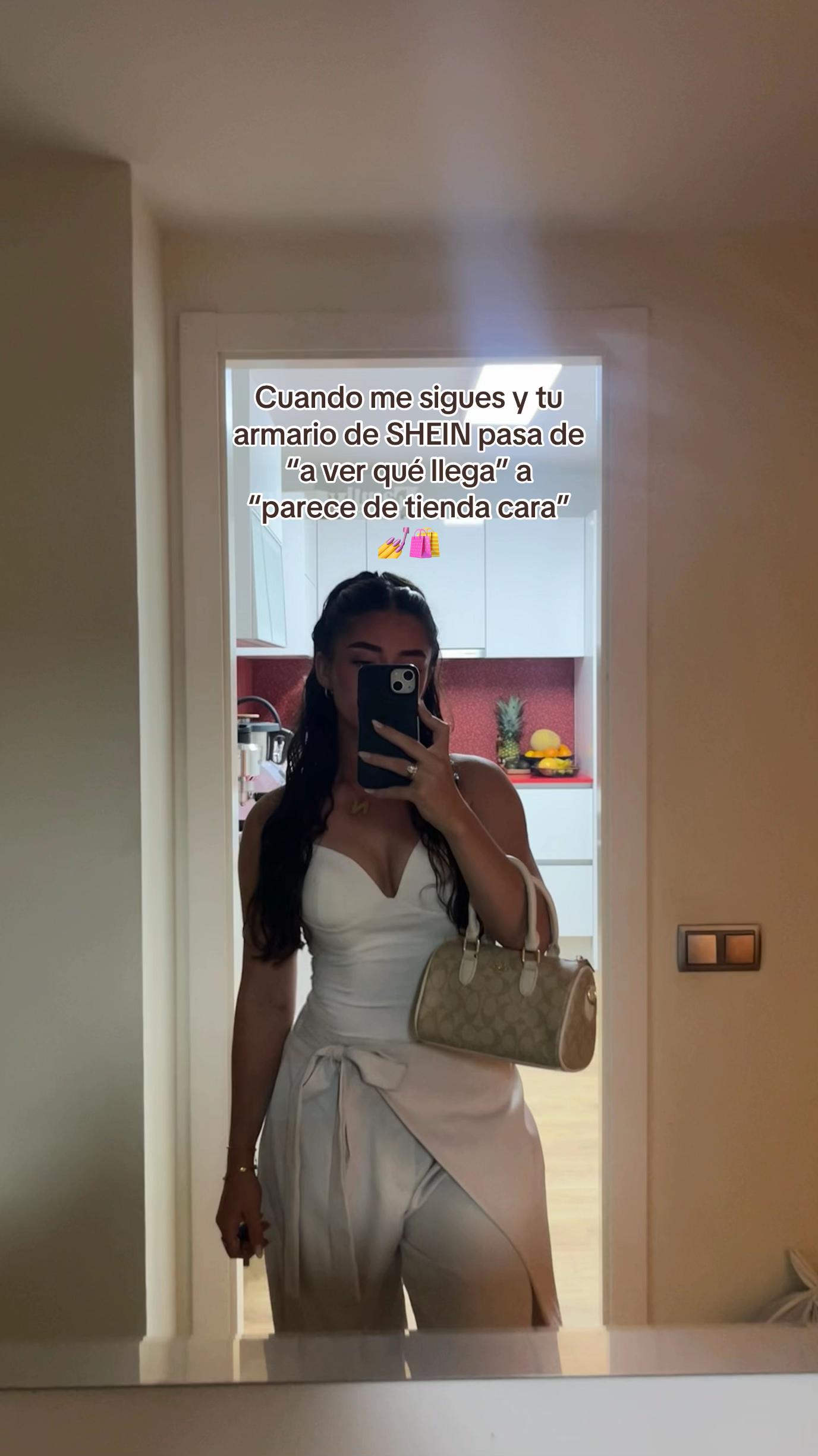 @NAIARA SALVADOR 🌸