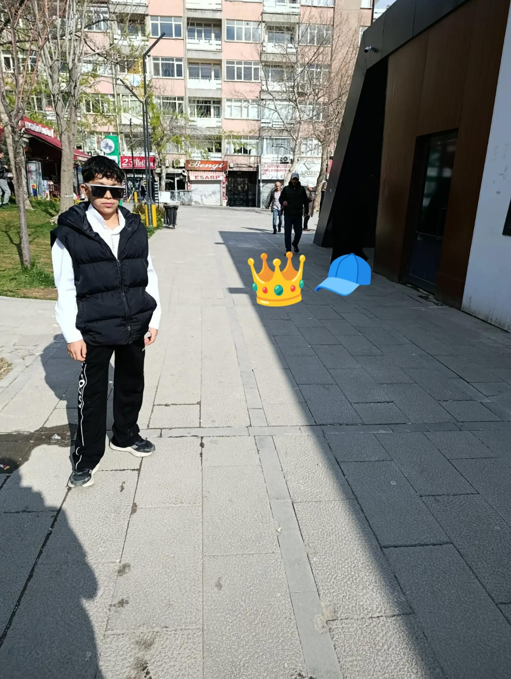 @👑🧢HAMZA👑🧢
