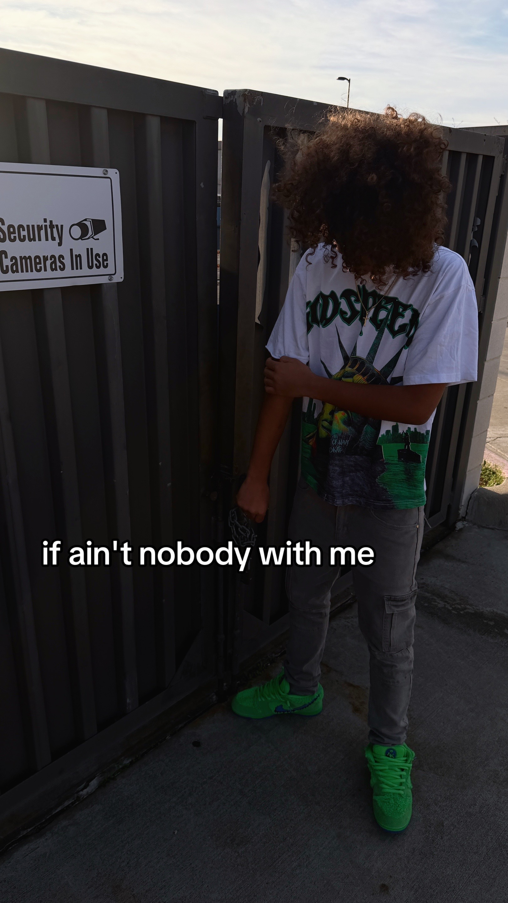 @D E E 💤