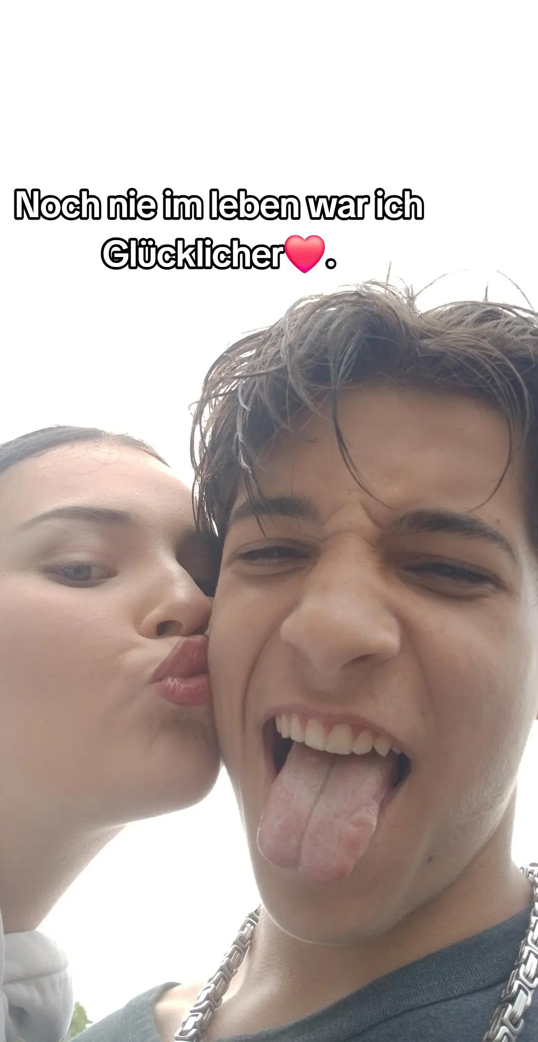 @🐬