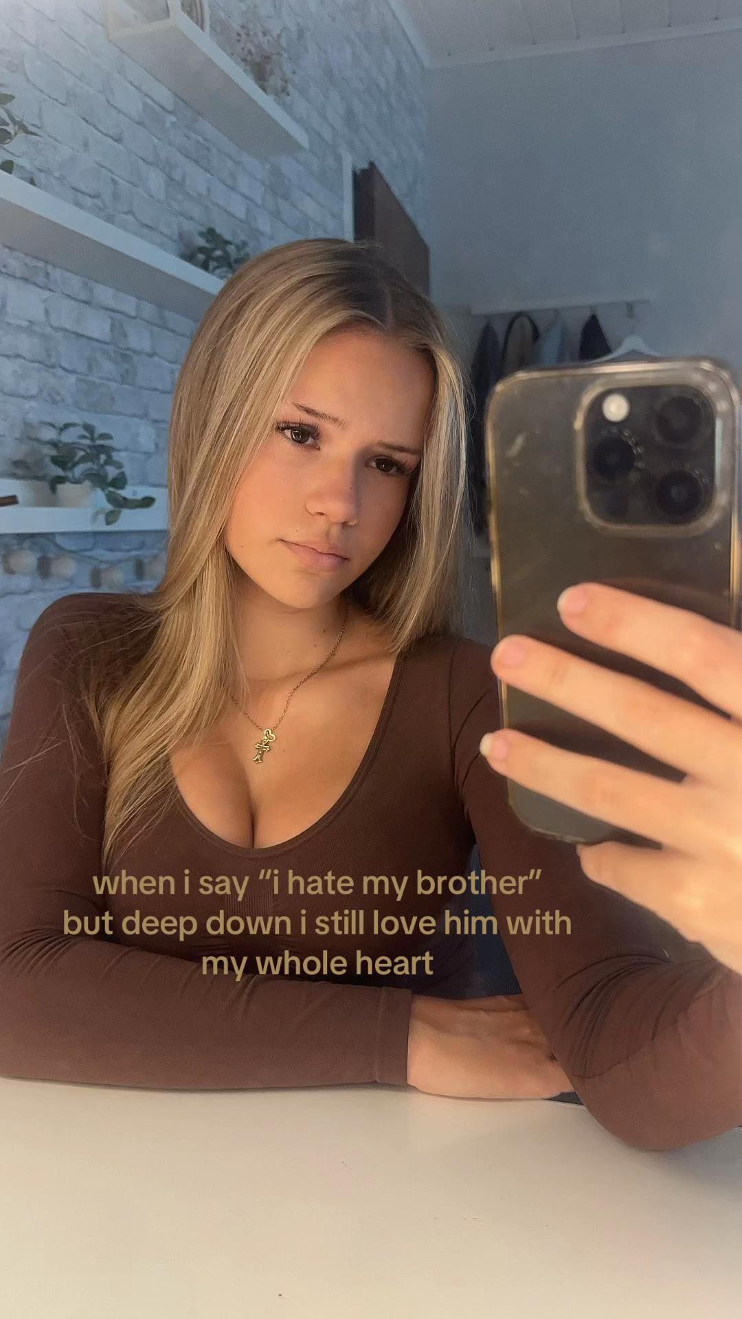 @𝓶𝓲𝓪𝓾