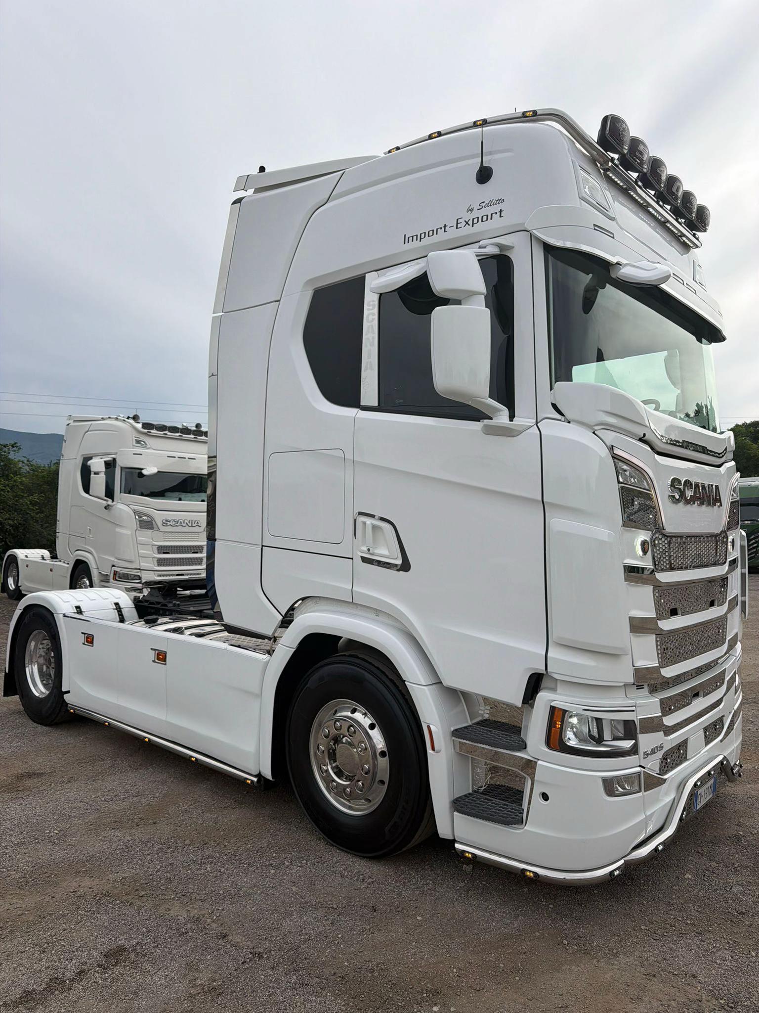 @IMPORT/EXPORT SRL
