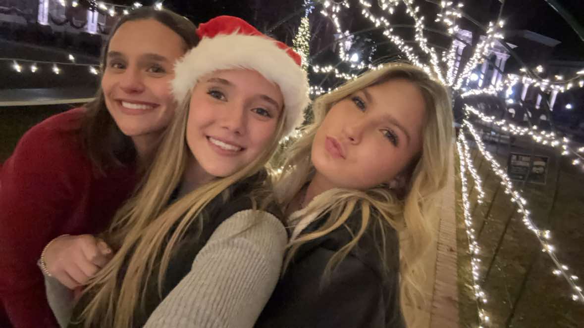 @laurenservine
