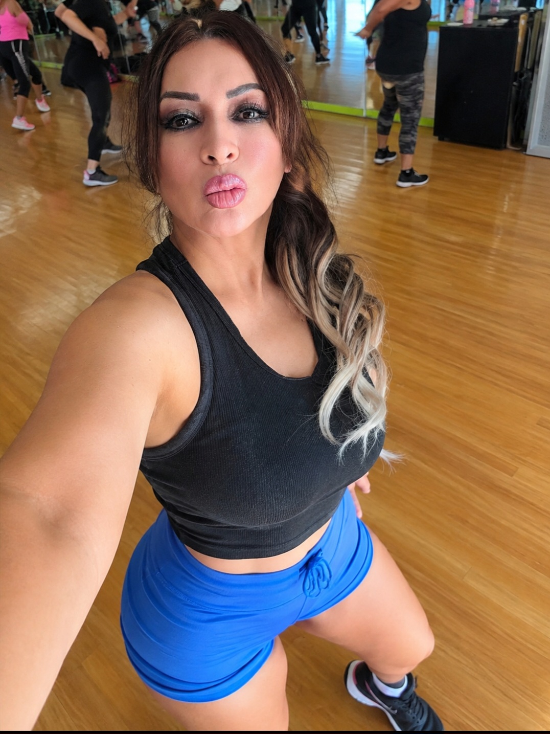 @Liliana Contreras🐥💜🐨🍉✨️👑