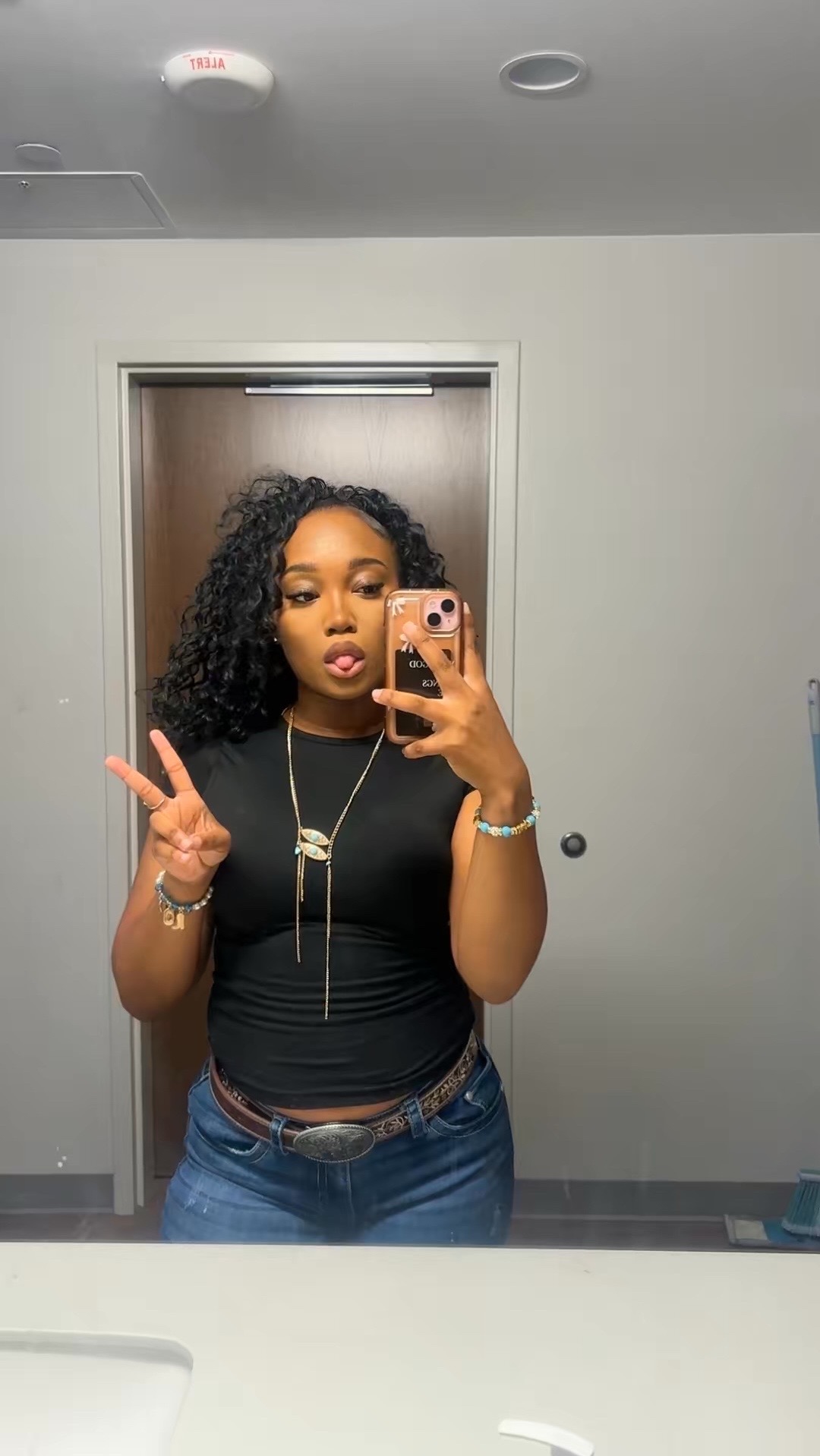 @𝒜𝓃𝓃𝒾𝓉𝒾𝒶 ✞