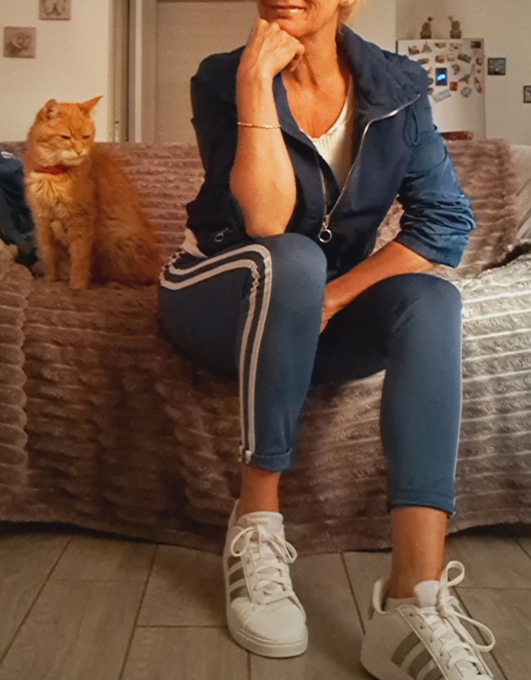 @Laura Loni349