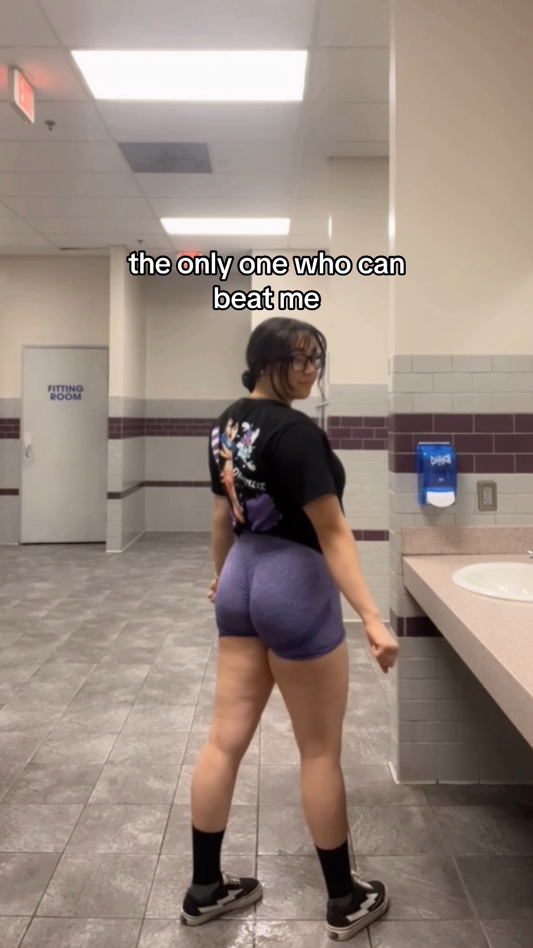 @danigoingsfit 𒉭