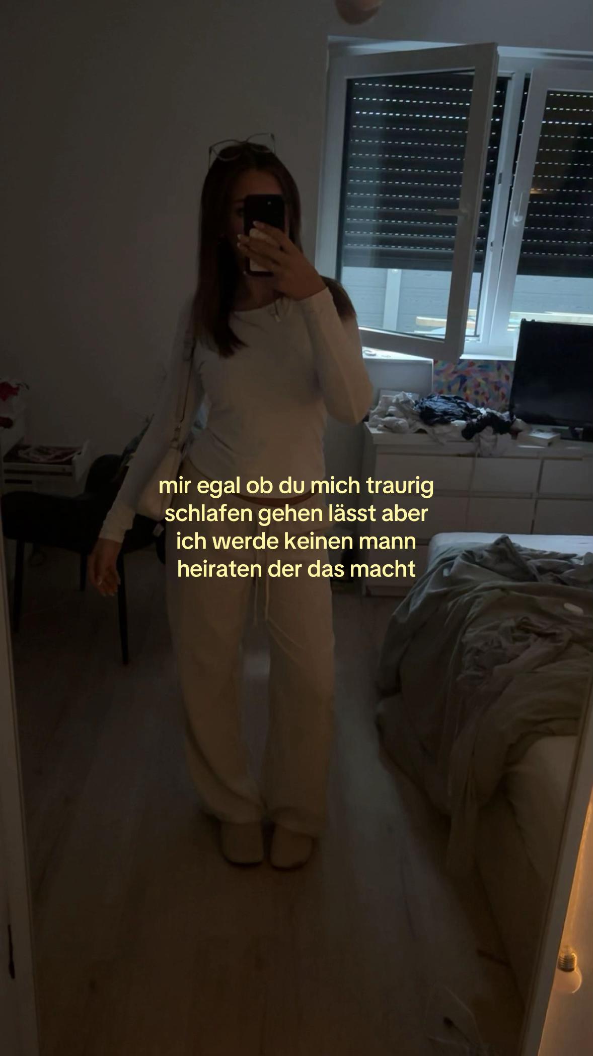 @cara24__