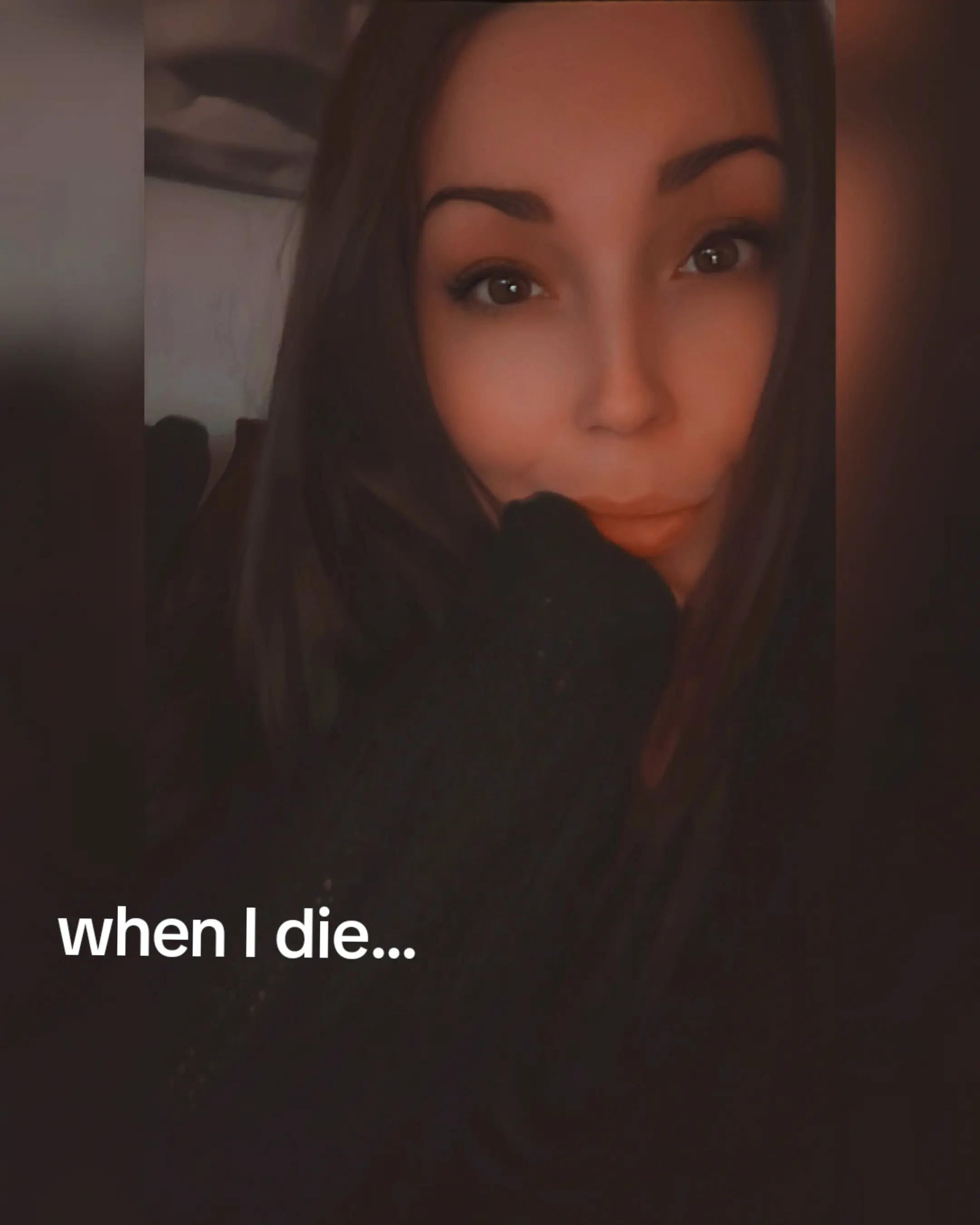 @Sabrina'🌶️🖤