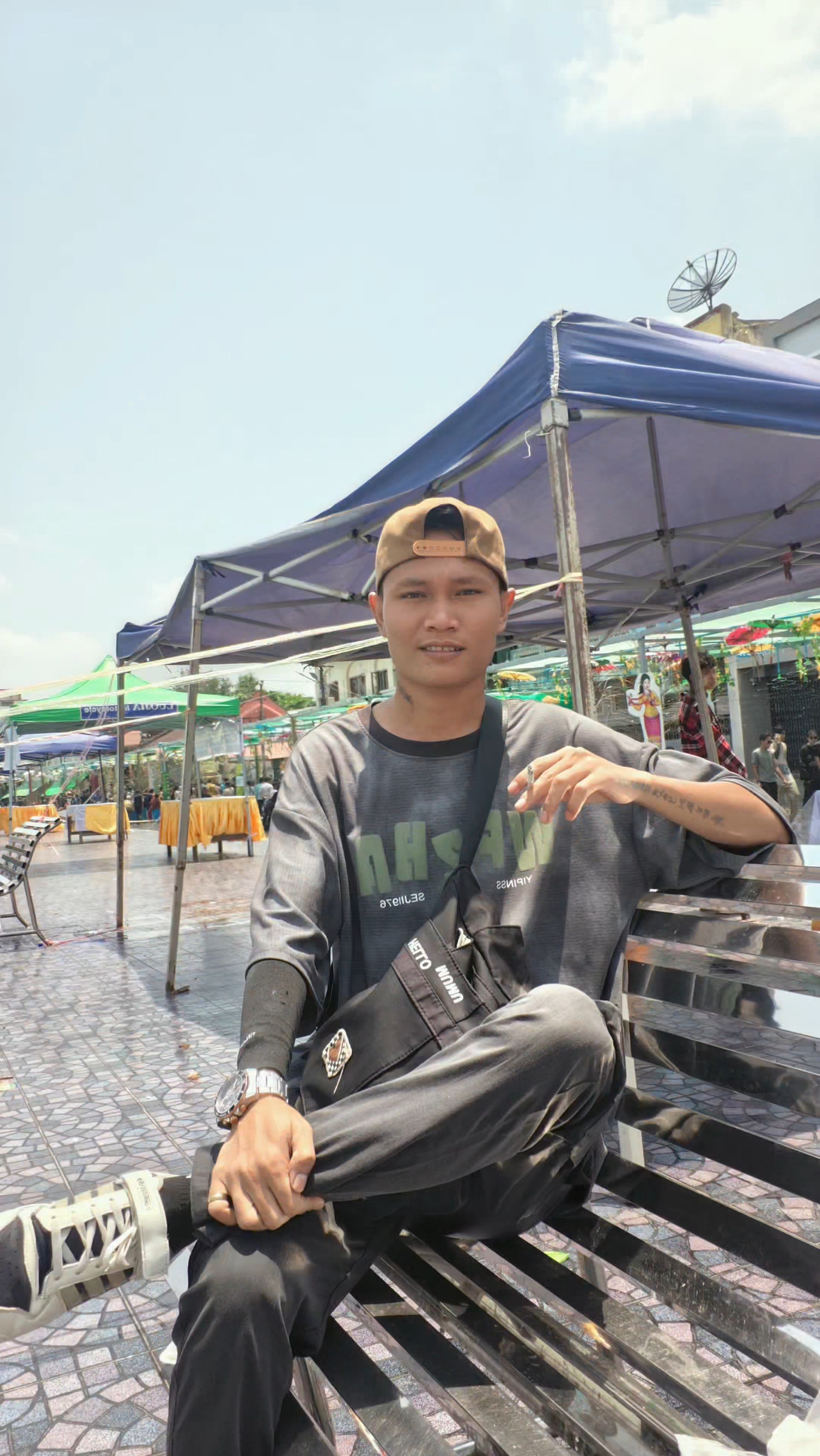 @စေတလုံး မောင်ဖုန်း🤙⚡
