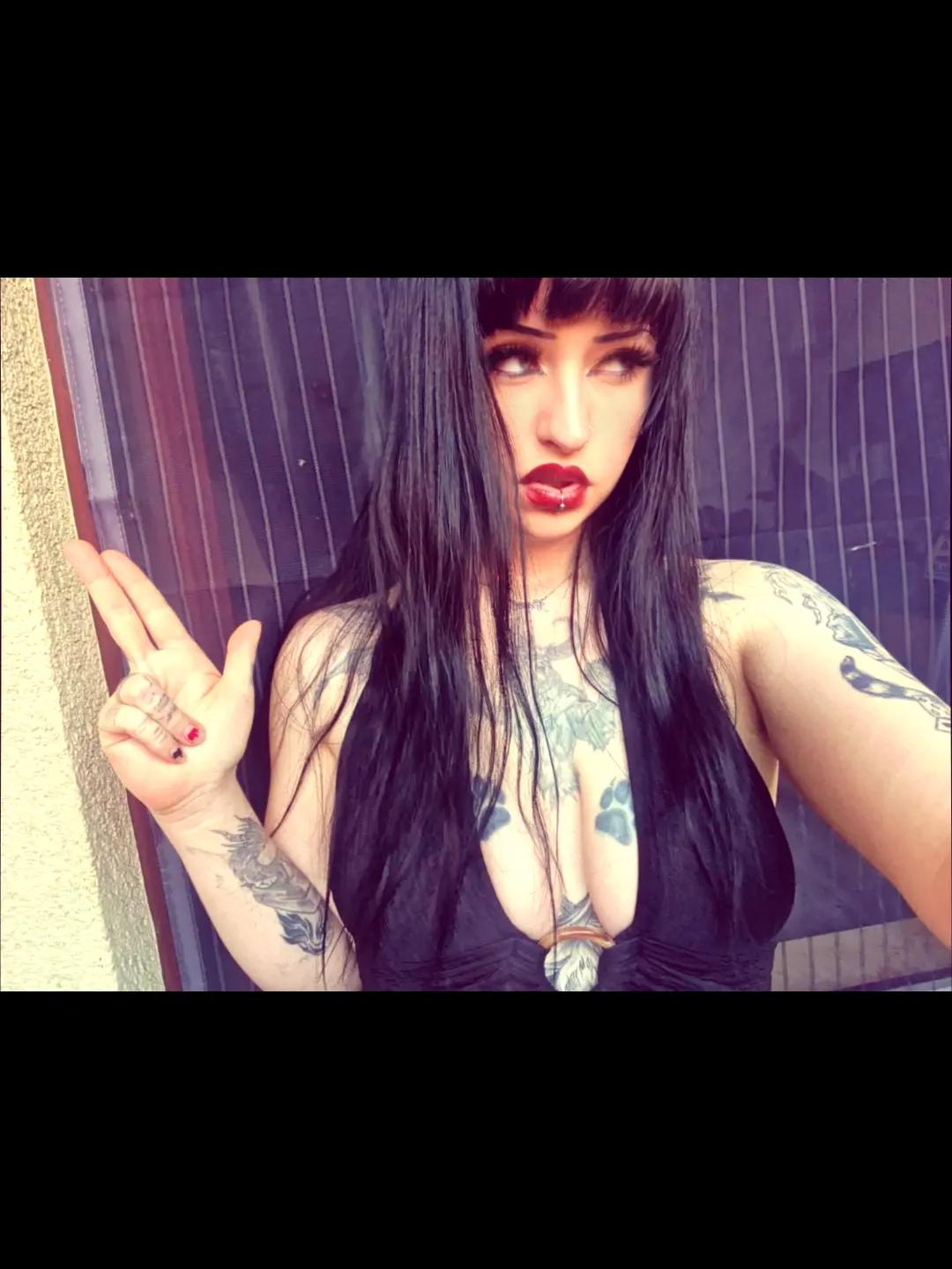 @Mellidari