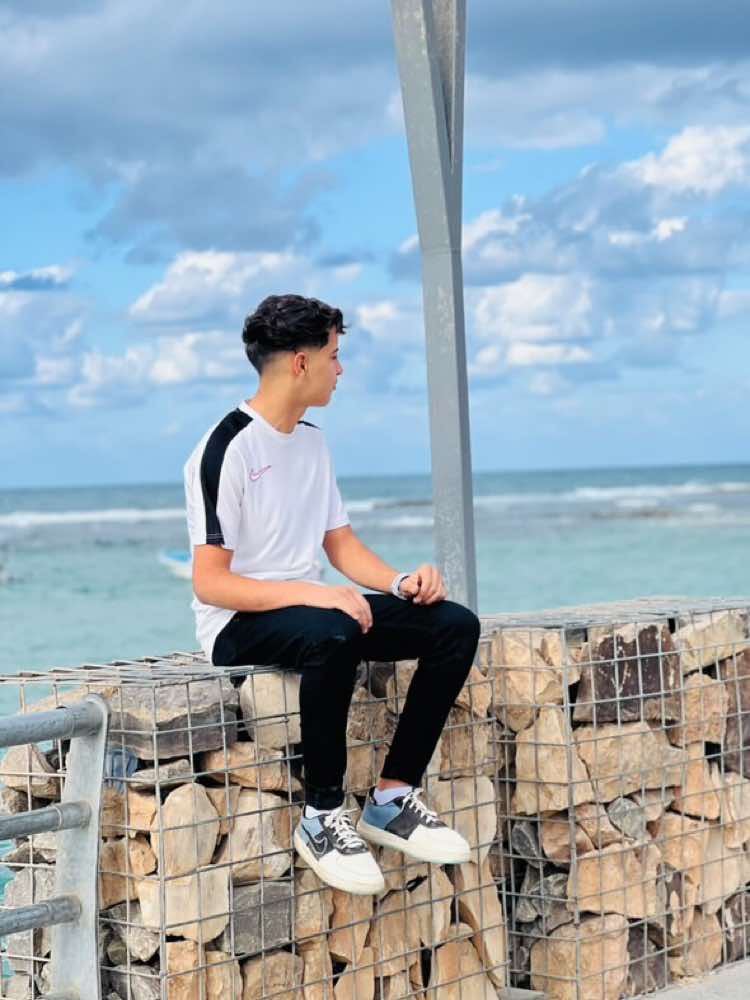 @خلاصه🤍🤞🏻