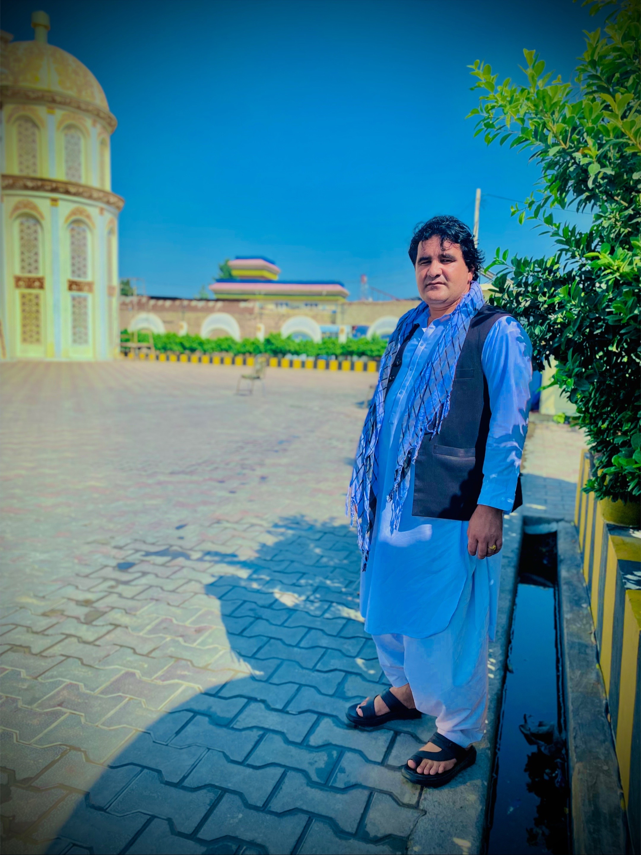 @Almar Khan