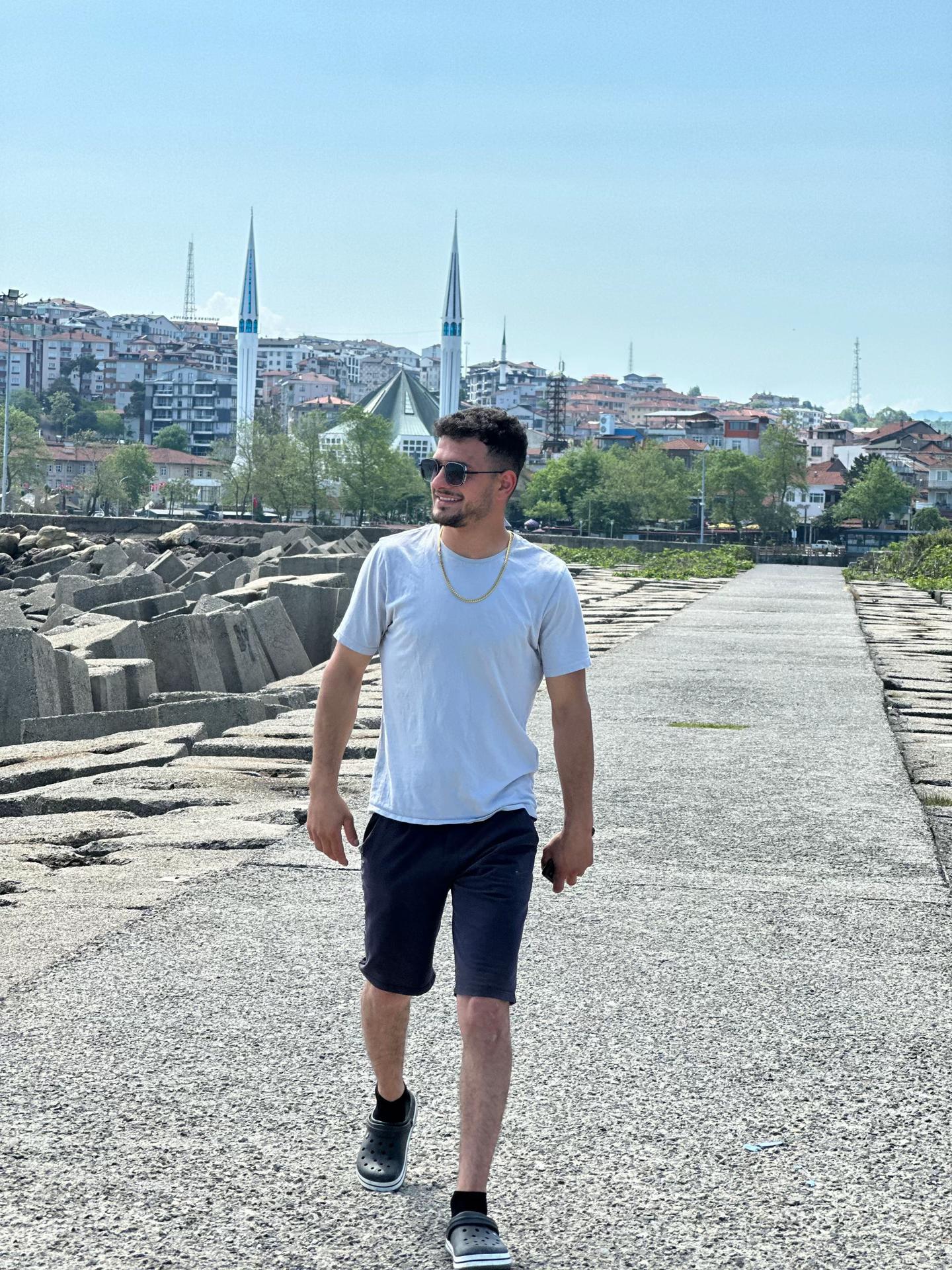 @H&uuml;seyin can Gevenoğlu 🦅