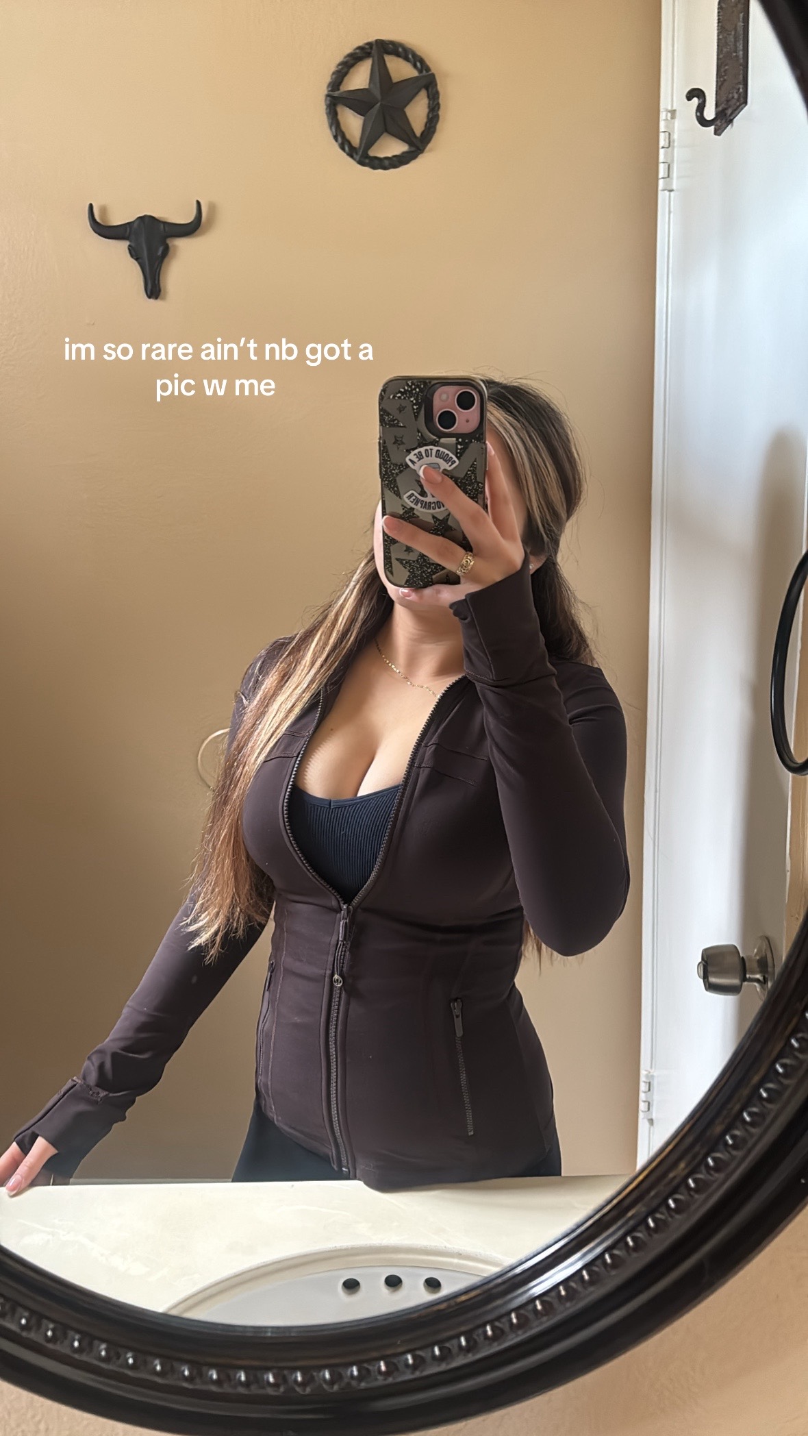 @𝐉𝐚𝐬𝐦𝐢𝐧𝐞 ♛