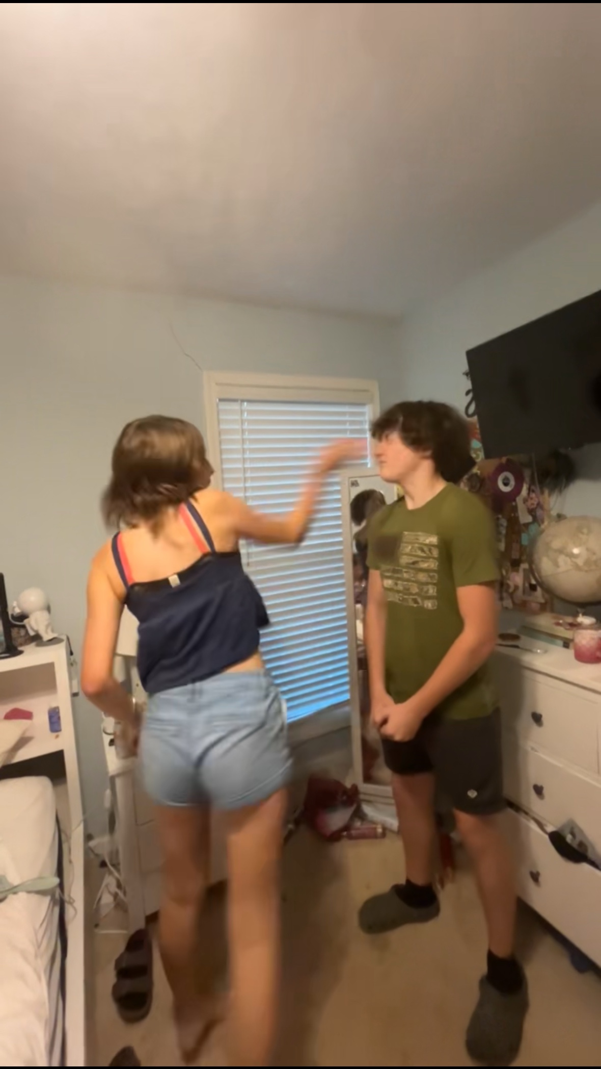 @😚