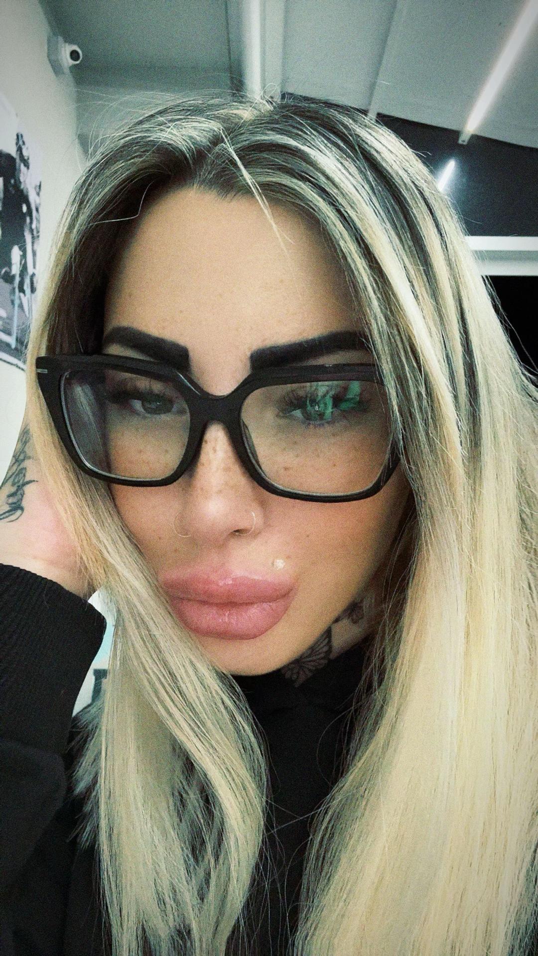 @ERIKA🖤