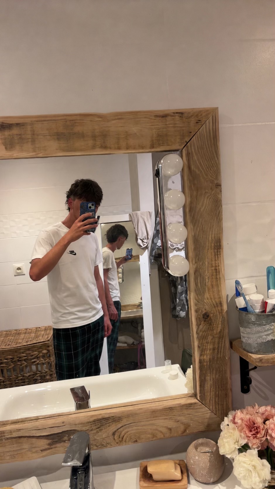 @Lrzo_😬