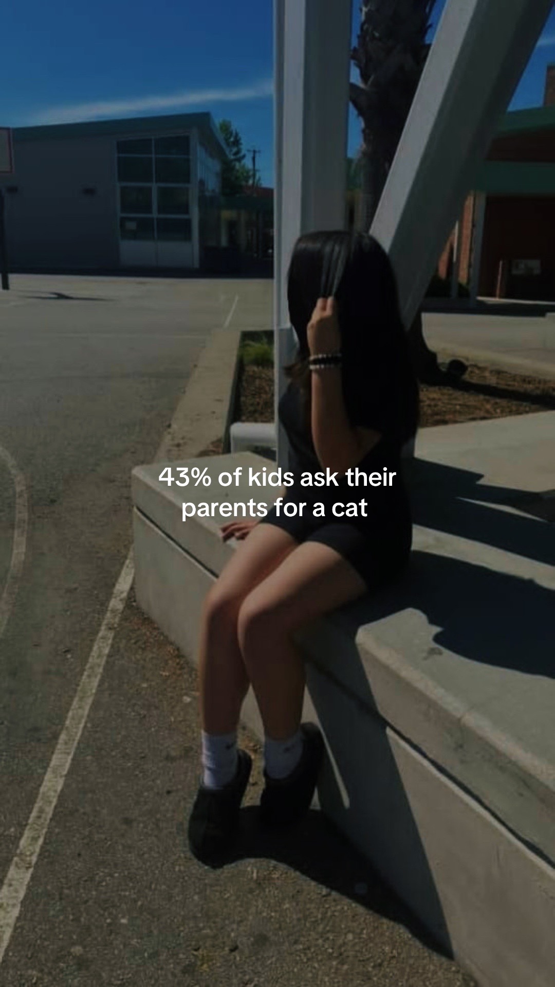 @𝓔𝓶𝓮𝓵𝔂 🖤