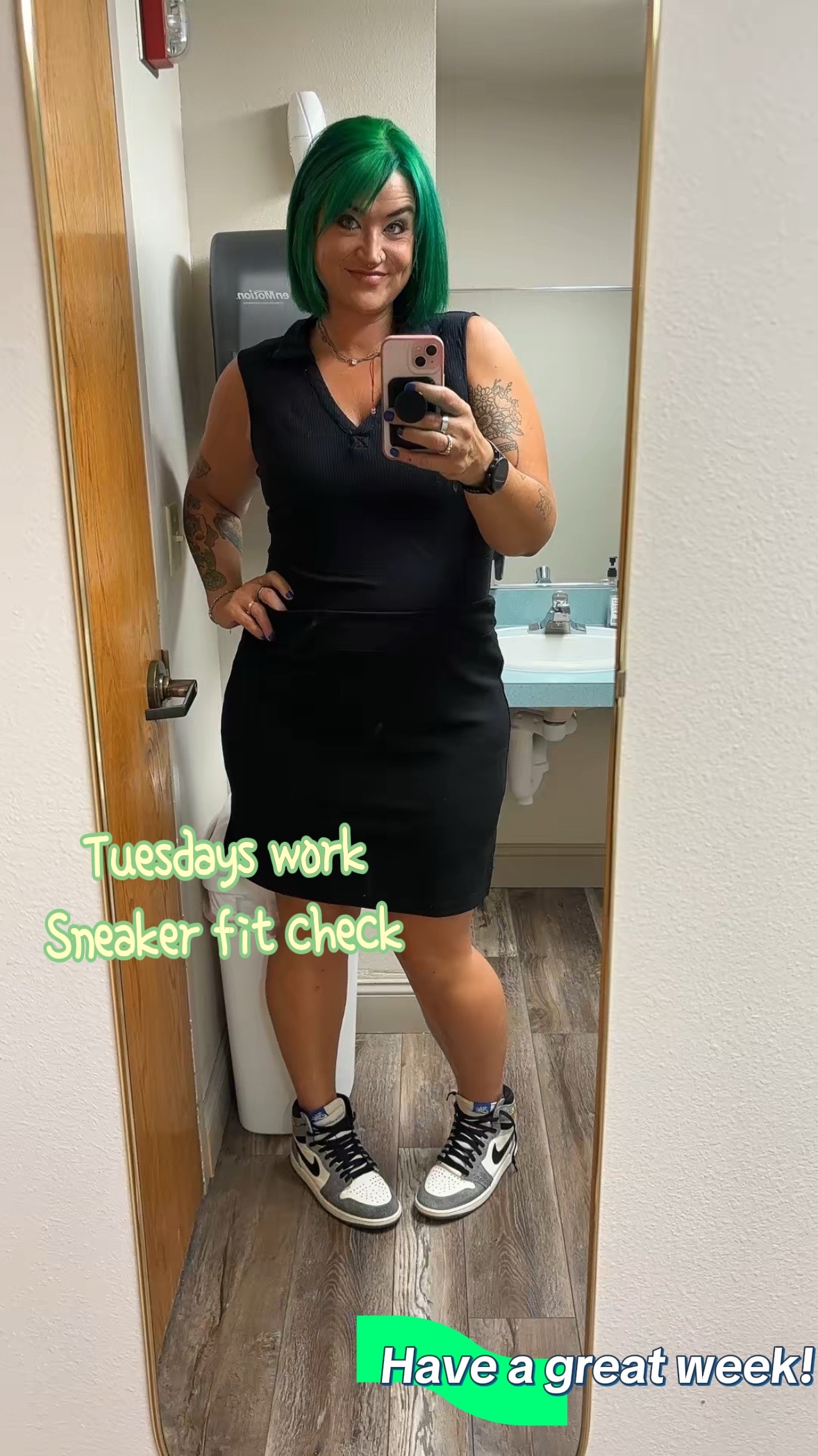 @elliethesneakermom