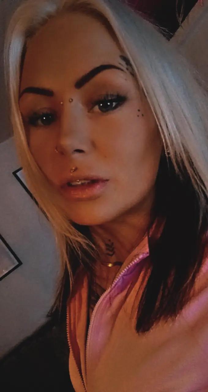 @MayaSophie Pink
