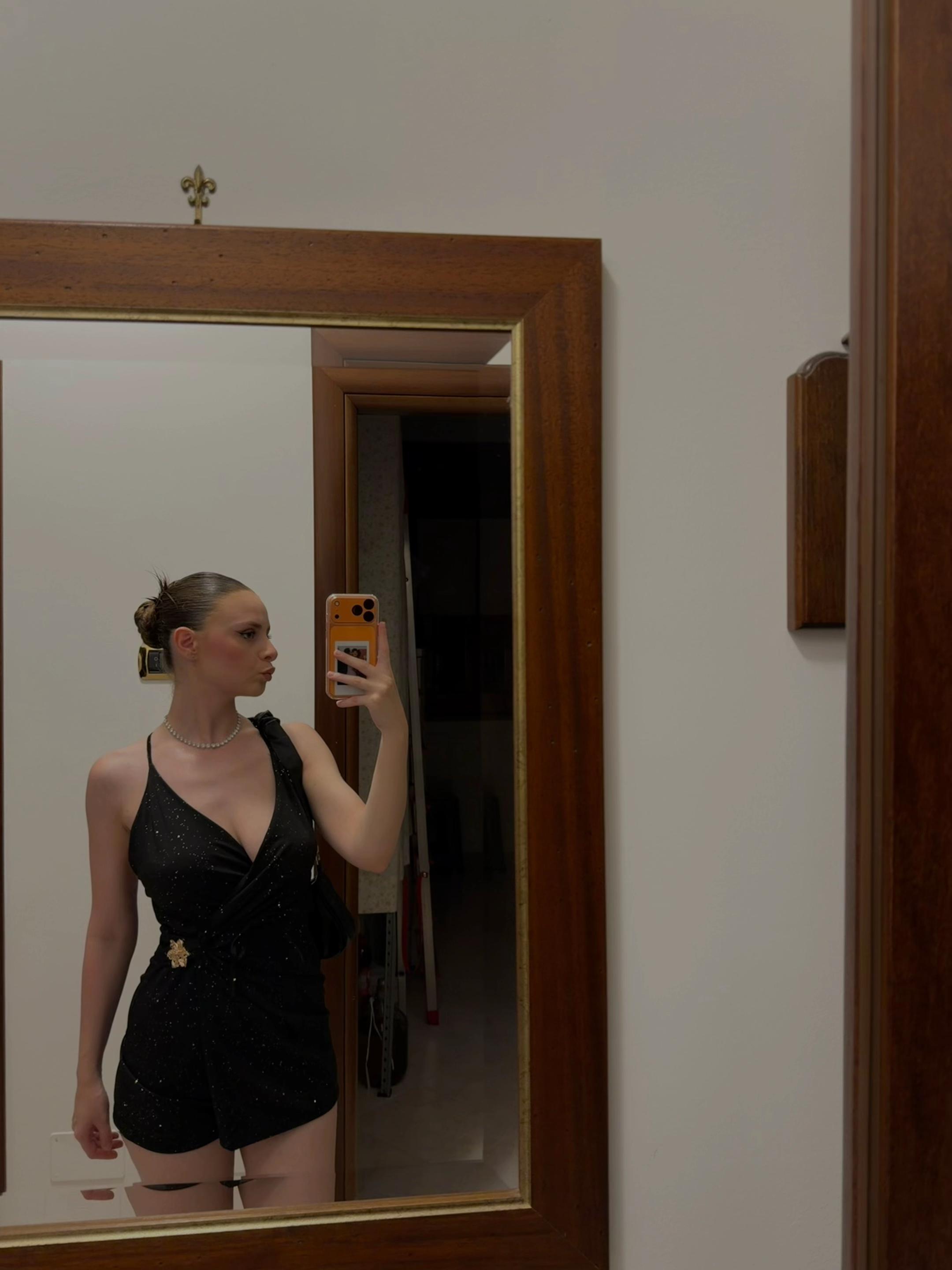 @𝐄 𝐋 𝐈🖤