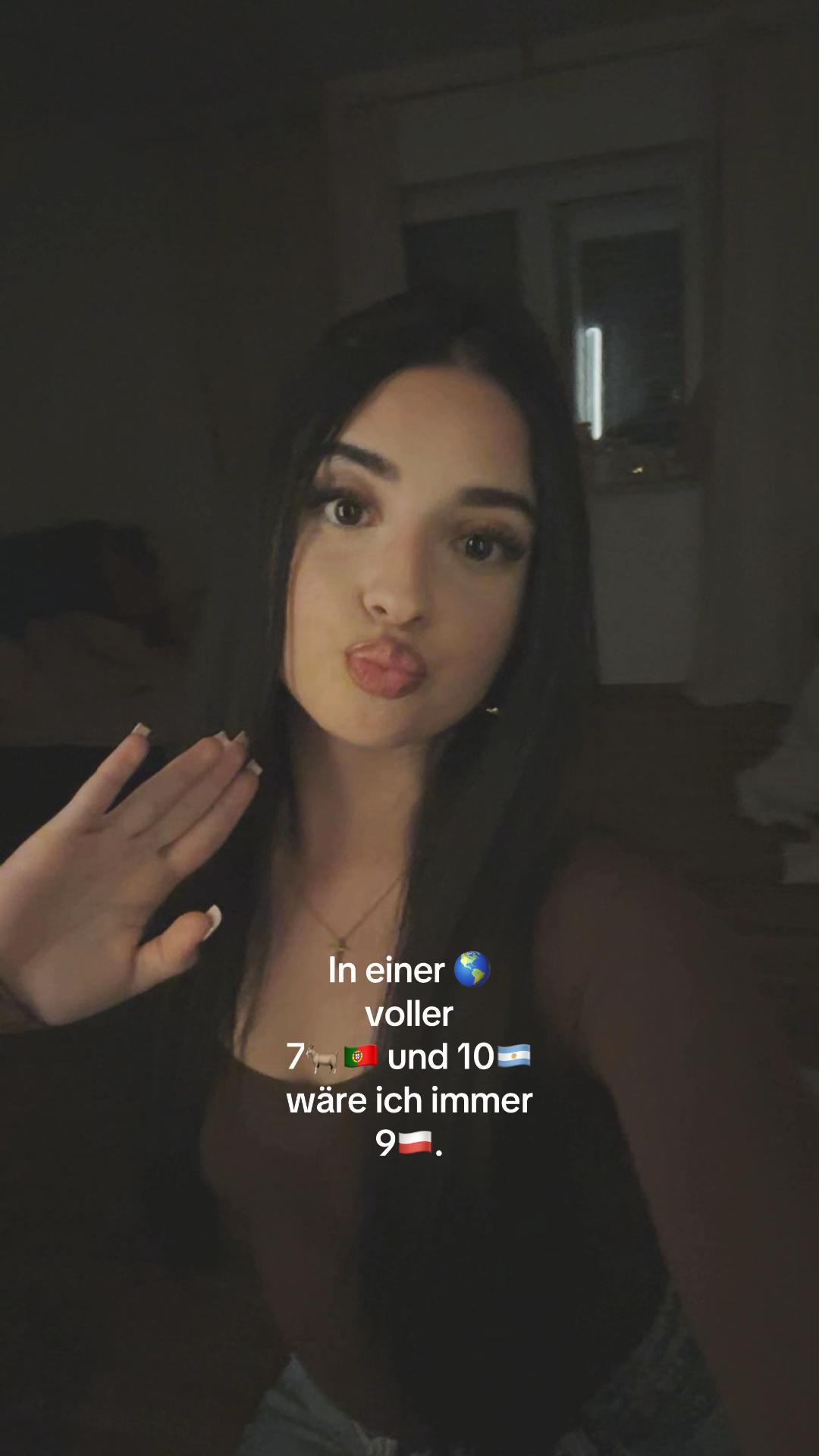 @𝓂𝑒𝓁𝒾𝒶🐒
