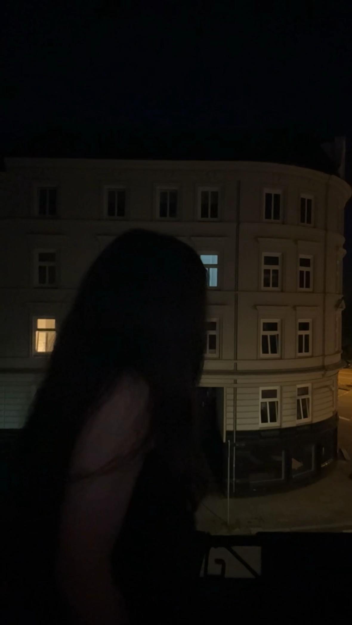 @𝐿𝑎𝑢𝑟𝑎 𝐵𝑒𝑙𝑙𝑖