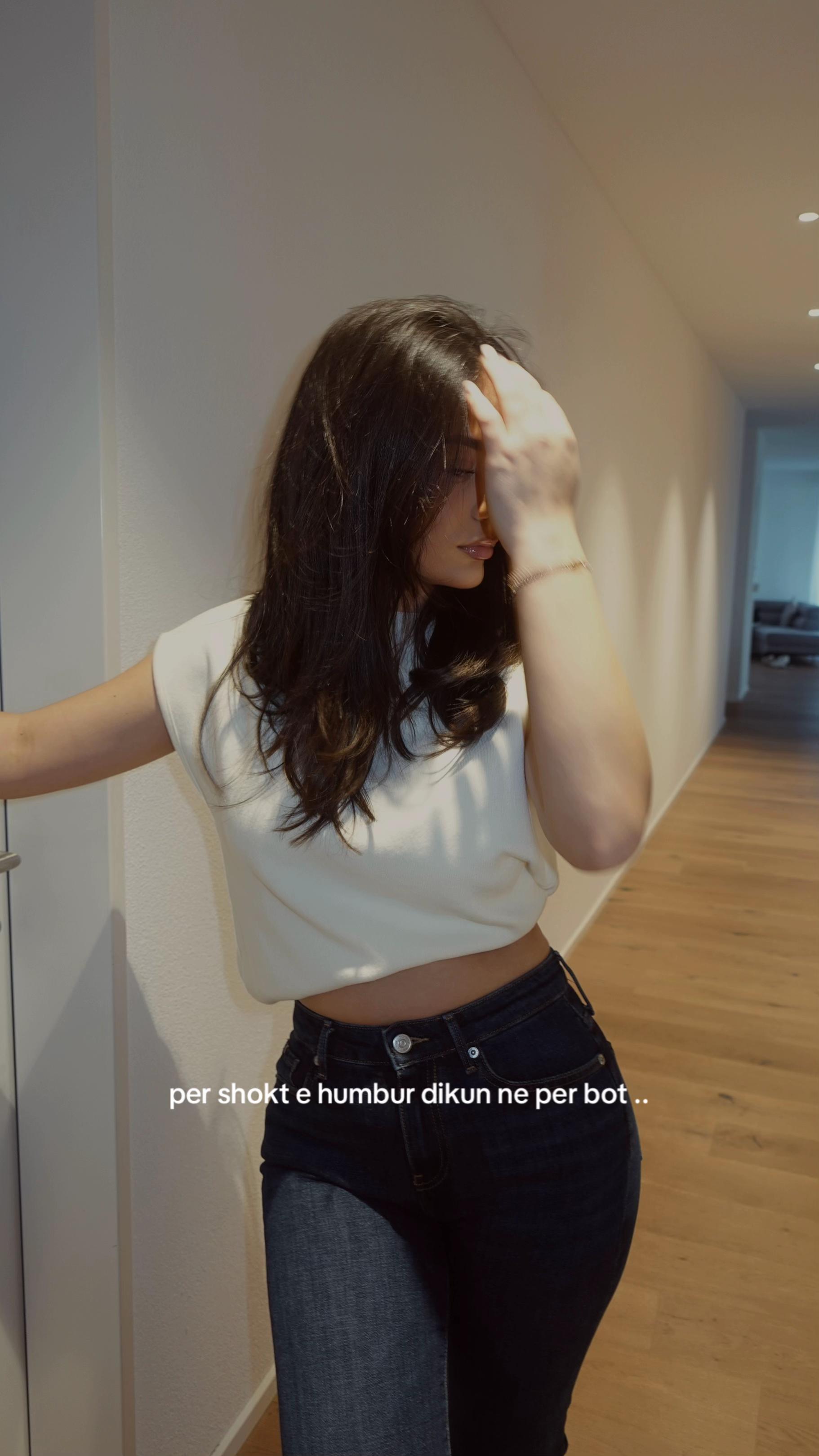 @ᵛ