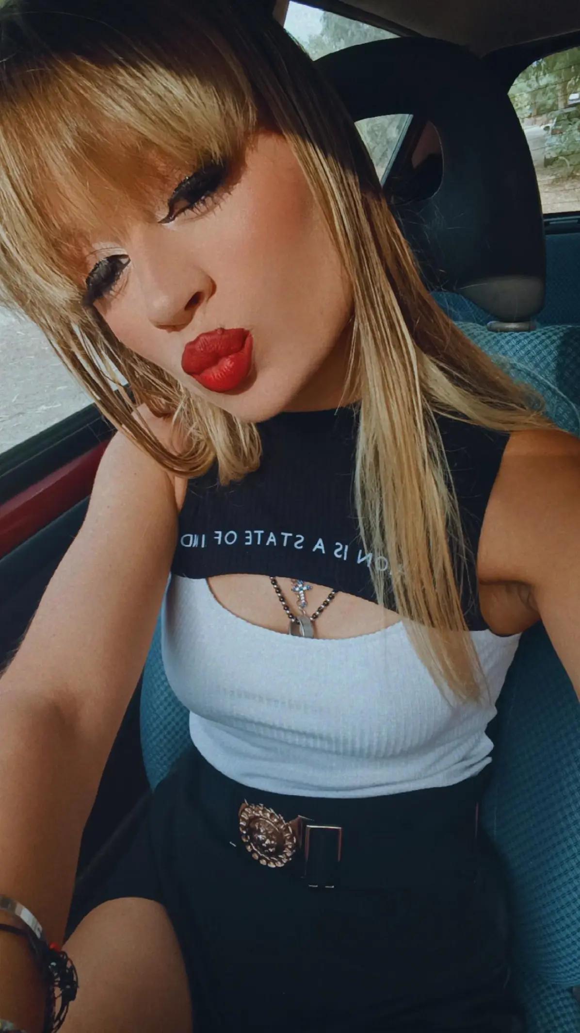 @Biondinaah