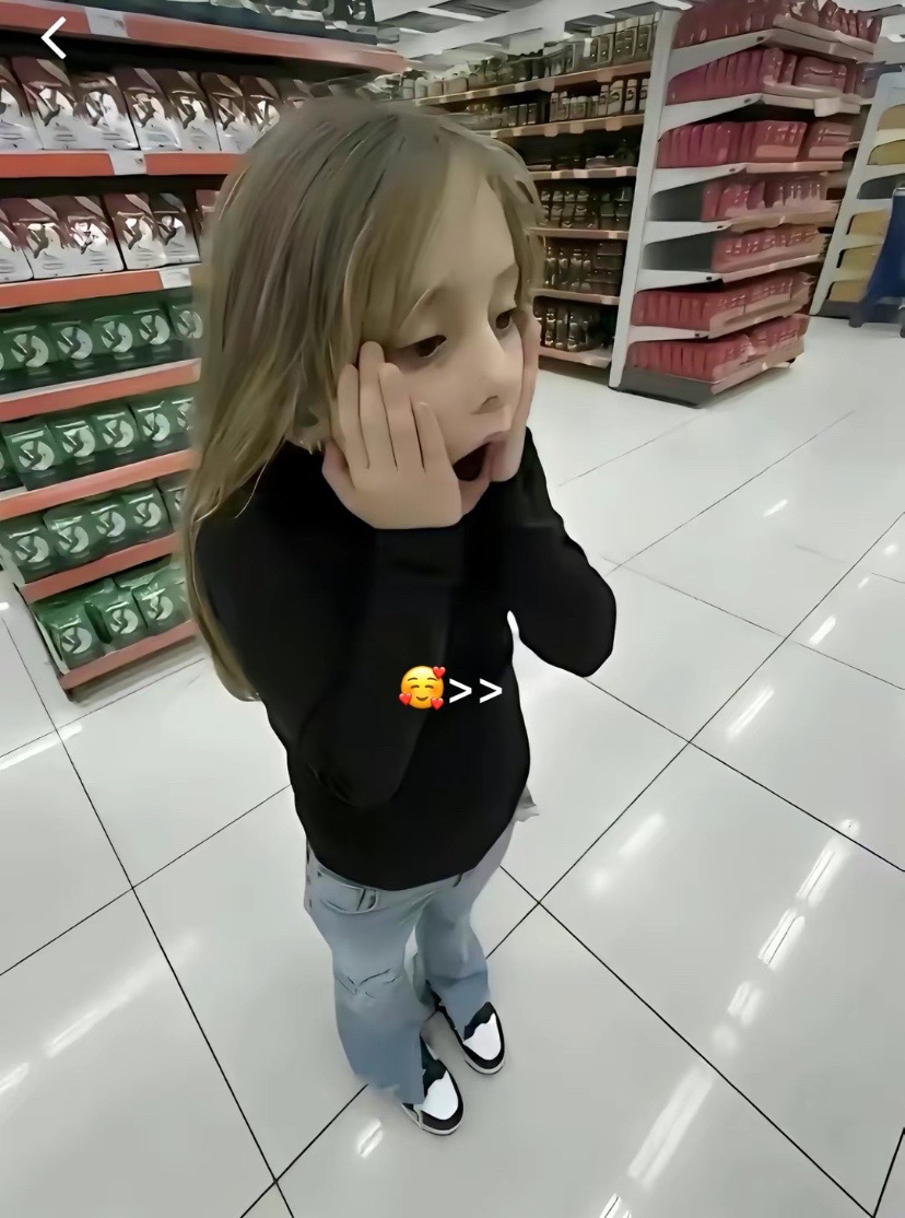 @🍓 𝐿𝒾𝓈𝒶 🍓