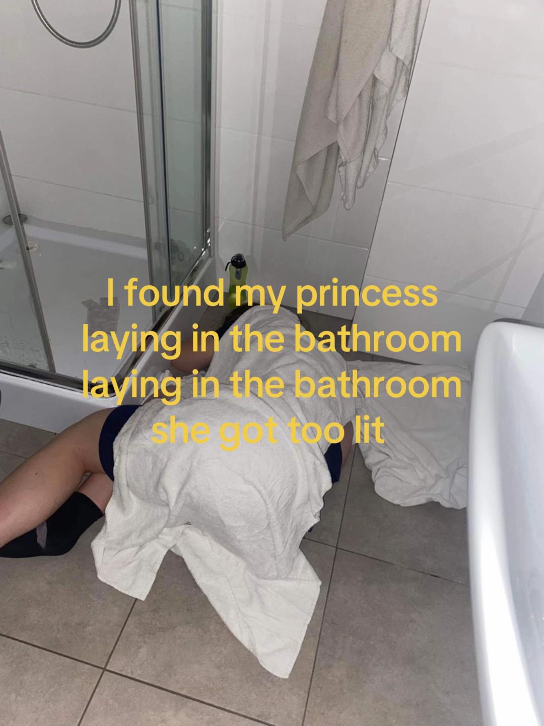 @leavesloneczkoalone
