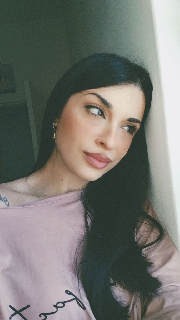 @lucycellamare945
