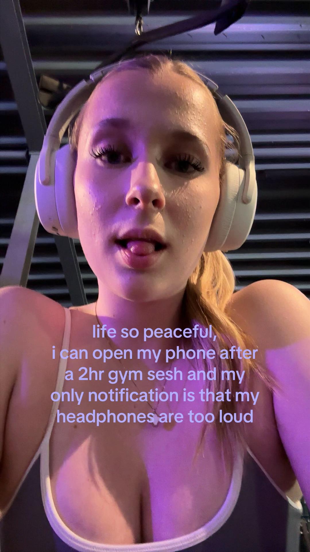@Leonie