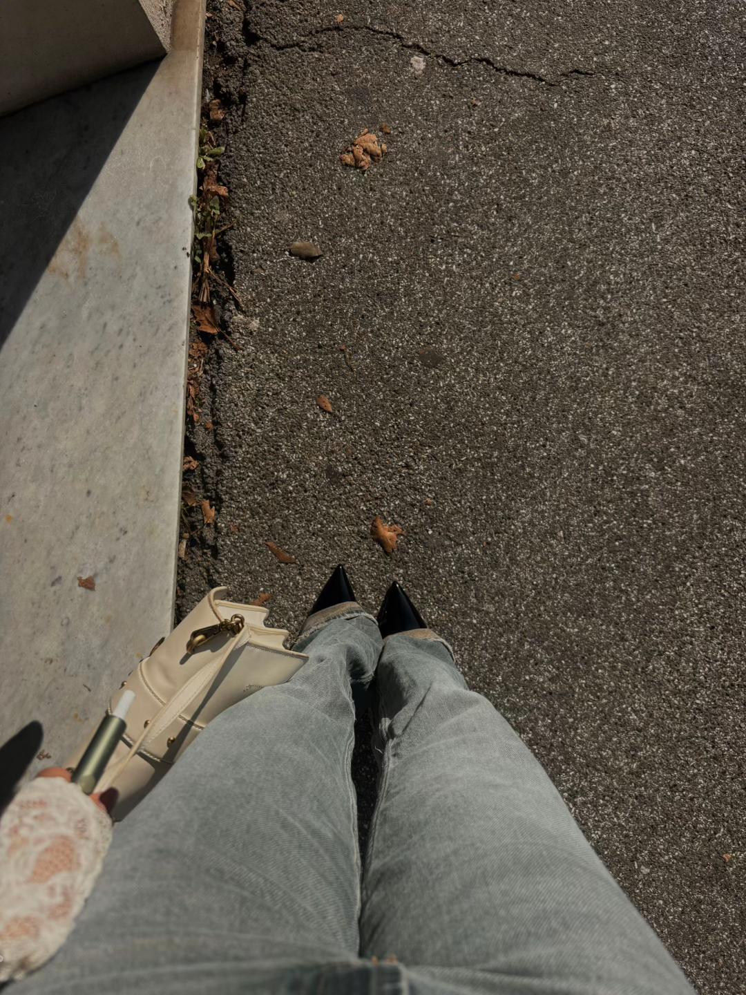 @M.